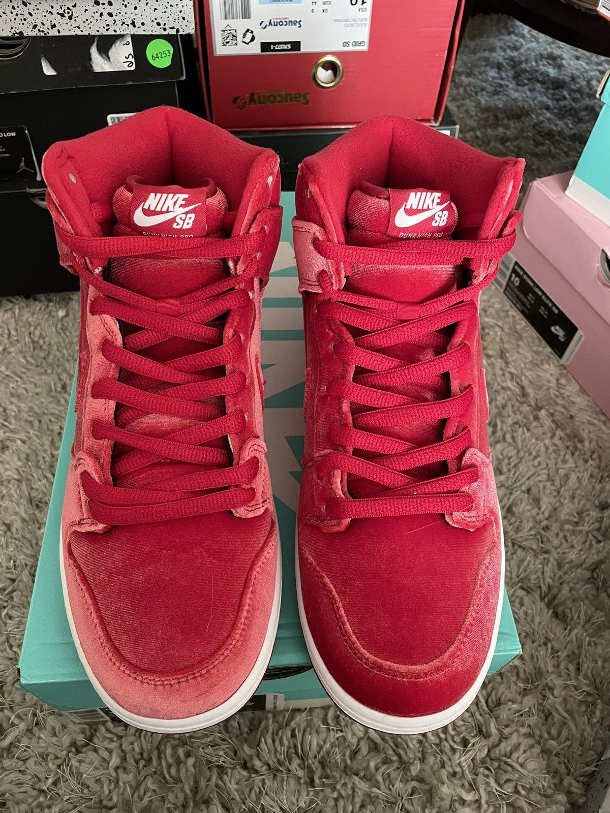 Nike SB Nike SB Dunk High PRM ‘Red Velvet’ Size US 10 / EU 43 - 5 Thumbnail
