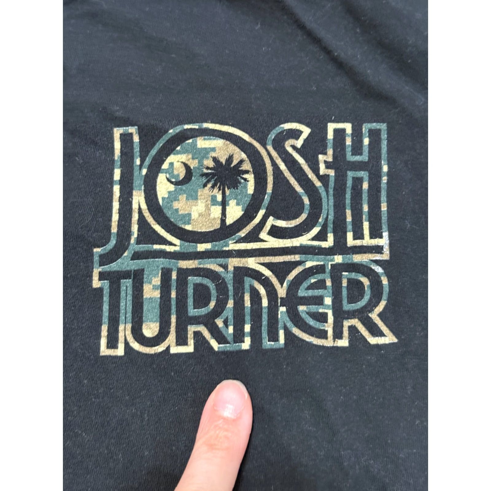 Gildan Gildan Shirt Men Large Black Camouflage Josh Turner Band USA Flag Short Sleeve Crew Neck T-Shirt Size US L / EU 52-54 / 3 - 5 Thumbnail