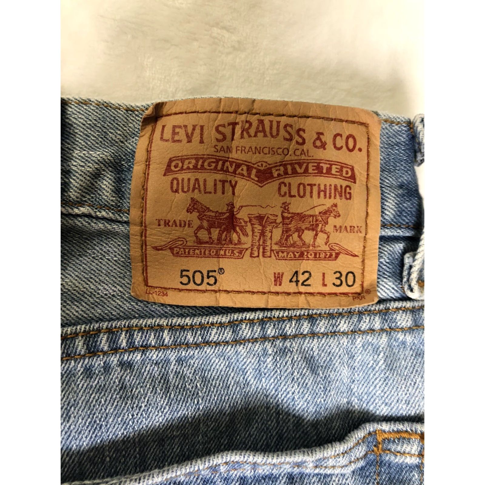 Levi's VINTAGE Levi's 505 Jeans Regular Fit 40x30 Blue Denim 90s Classic Medium Wash Men Regular Jeans Size US 40 / EU 56 - 5 Thumbnail