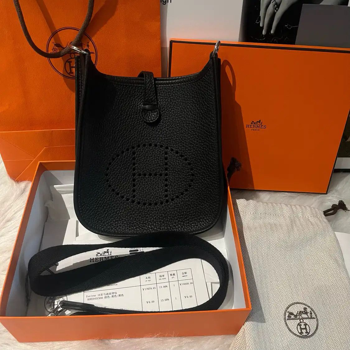 Hermes Hermes Evelyne mini black Clemence cowhide leather cutout Evelyne shoulder bag g Size ONE SIZE - 1 Thumbnail