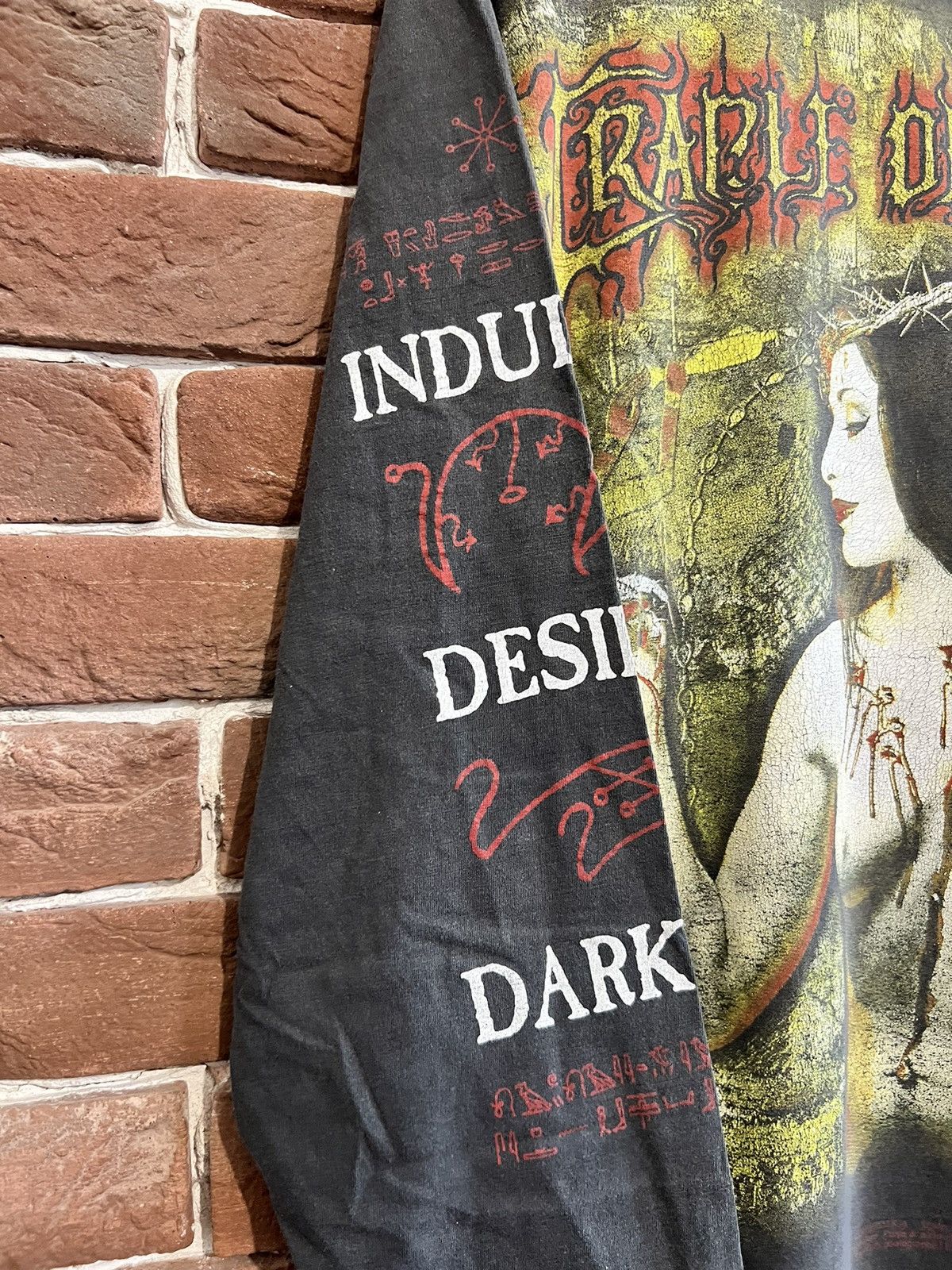 Band Tees Vintage 1998 Cradle of Filth "Praise The Whore" Band Tshirt Size US XL / EU 56 / 4 - 3 Thumbnail