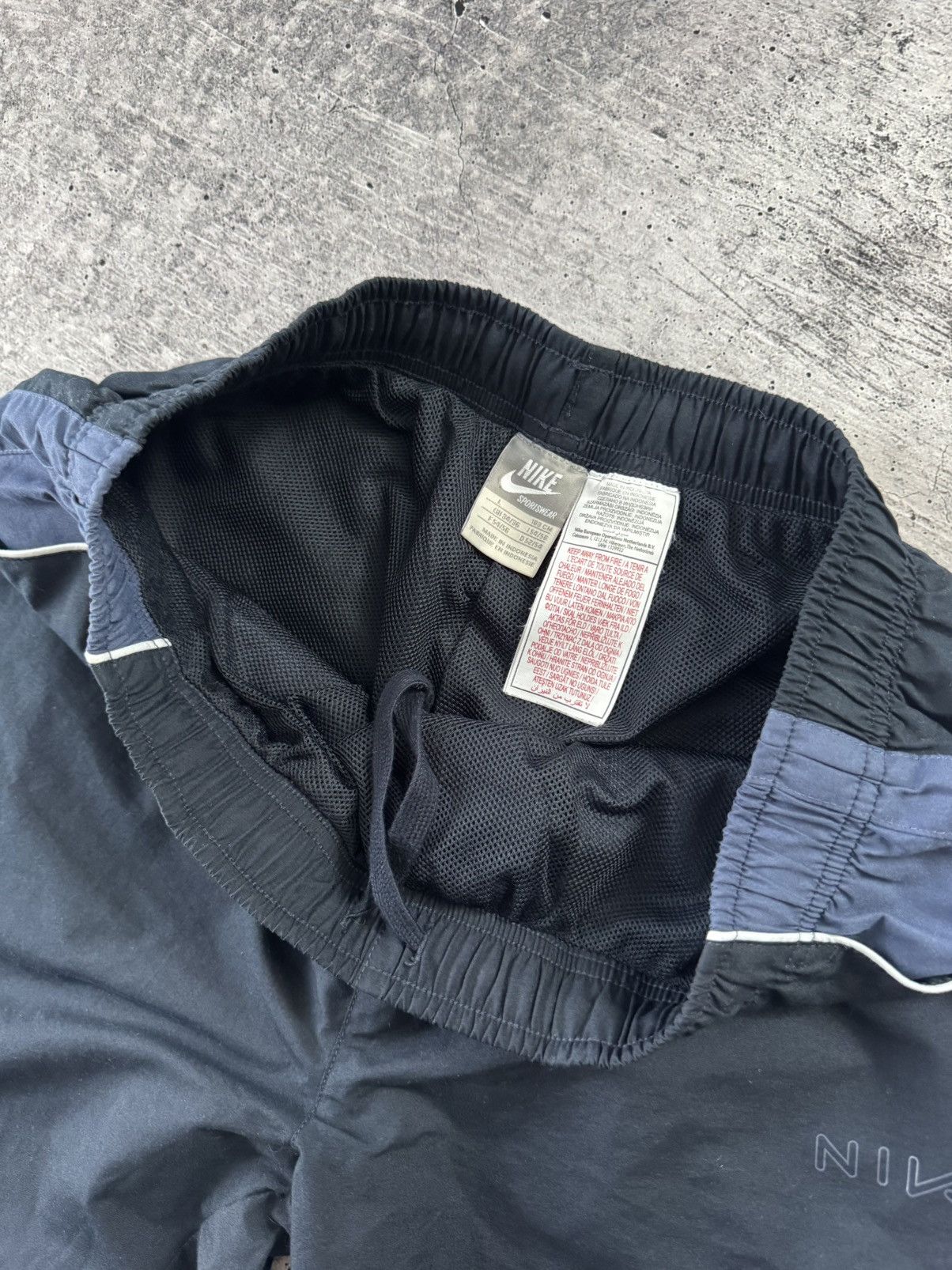 Nike Vintage Track Pants Y2K Joggers 90s Sweatpants Size L