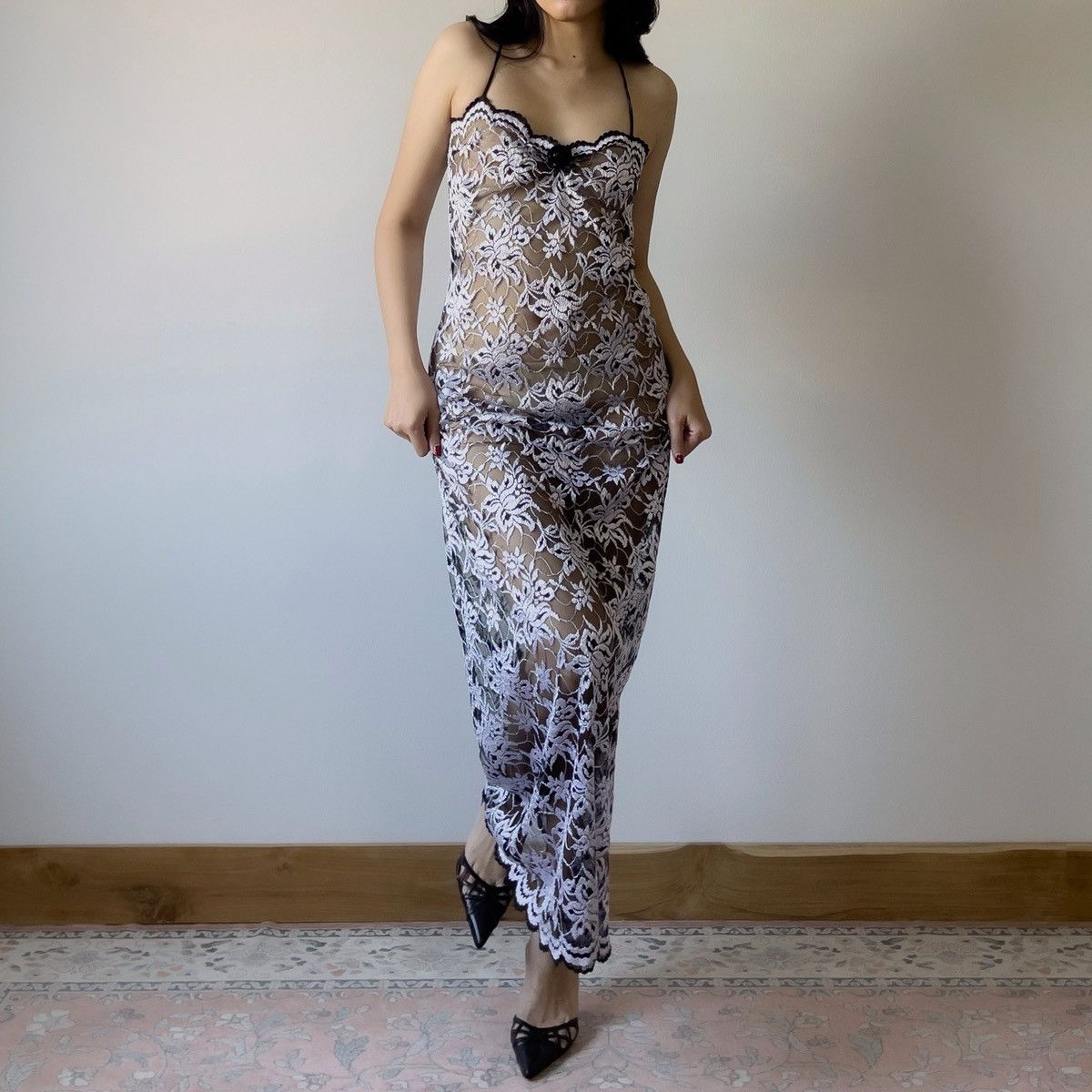Vintage Vintage Fantasy 1990s Black Embroidered Lace Slip Gown (S–M) Size M / US 6-8 / IT 42-44 - 7 Thumbnail