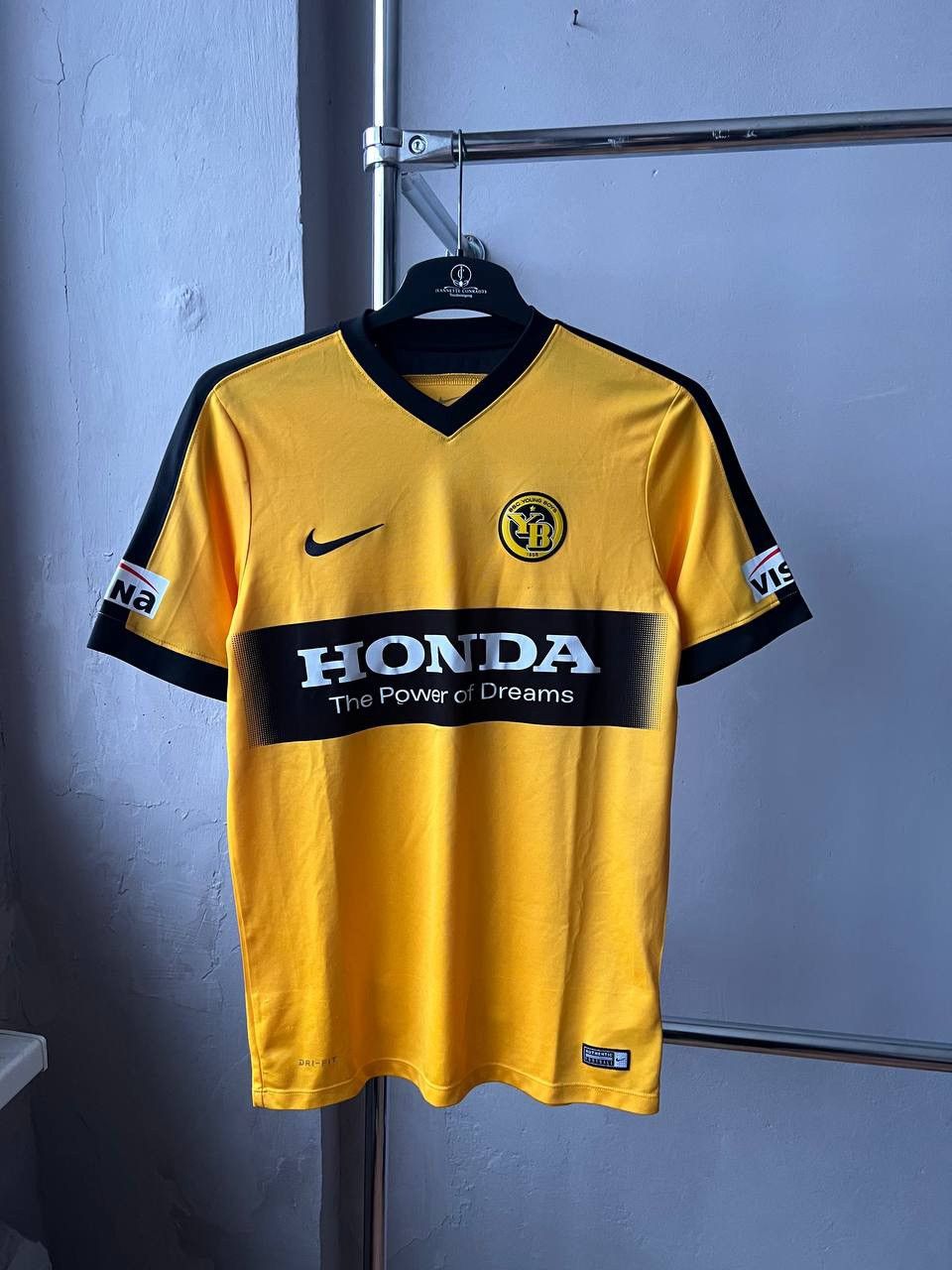 Nike 2016/17 BSC YOUNG BOYS HOME SOCCER JERSEY FOOTBALL SHIRT M Size US M / EU 48-50 / 2 - 2 Thumbnail