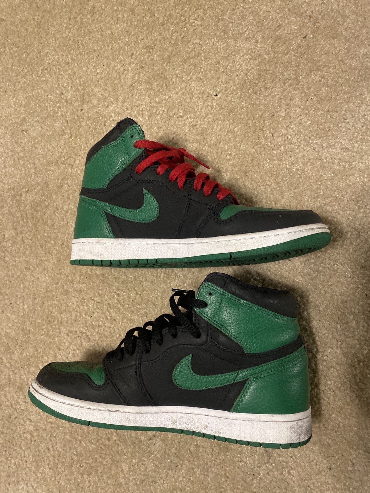 Jordan Brand Jordan retro 1 OG pine green Size US 9 / EU 42 - 2 Thumbnail