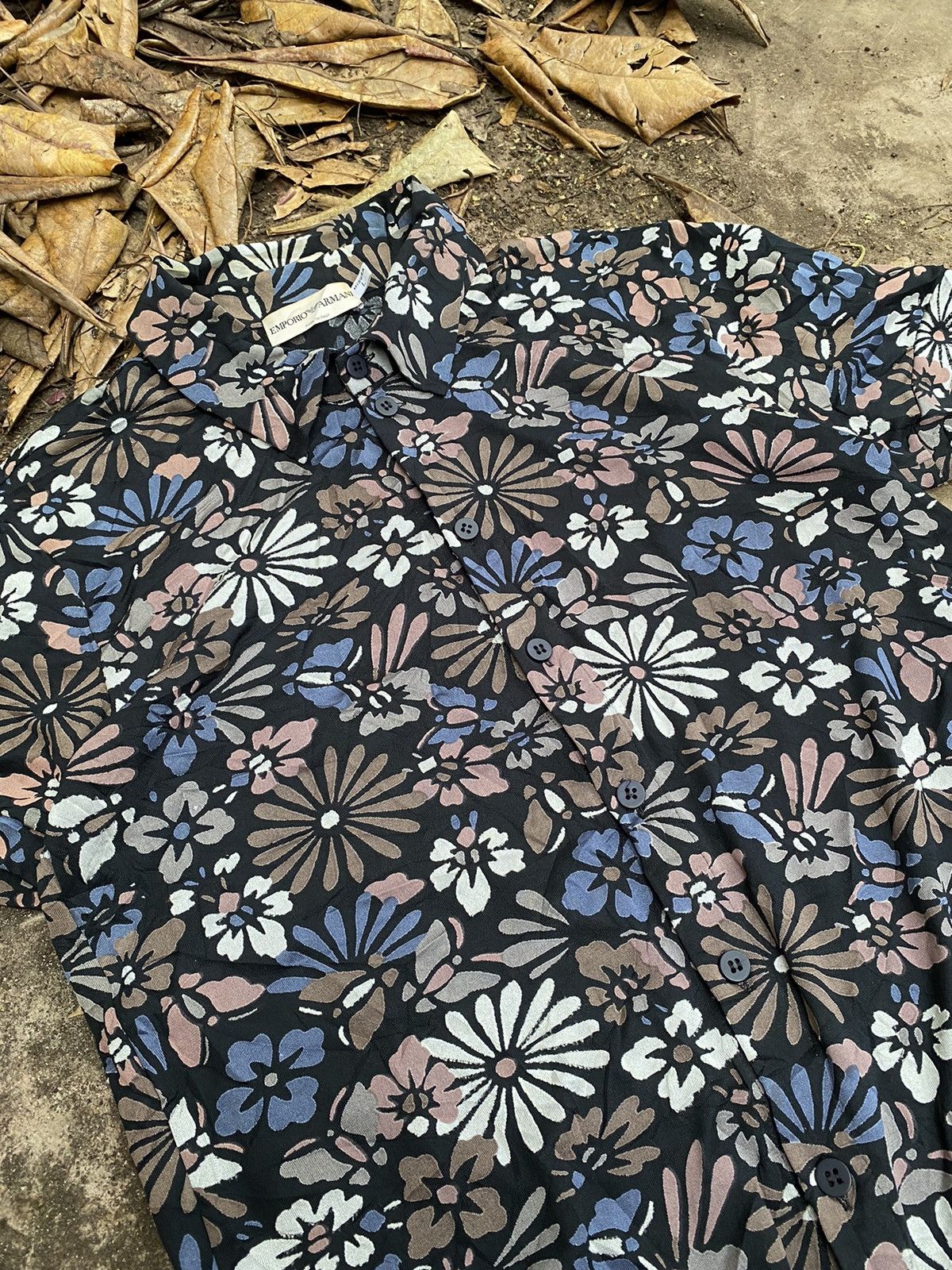 Emporio Armani Vintage emporio armani button down floral polo Size US M / EU 48-50 / 2 - 3 Thumbnail