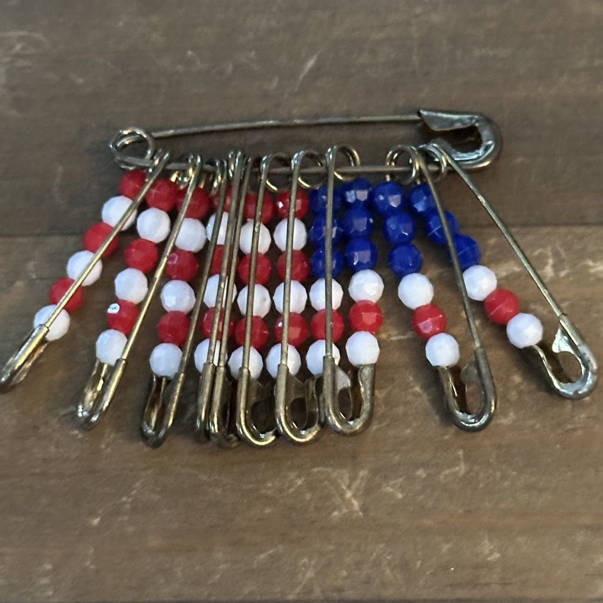 Vintage Vintage handmade beaded American flag safety pin brooch Size ONE SIZE - 3 Thumbnail