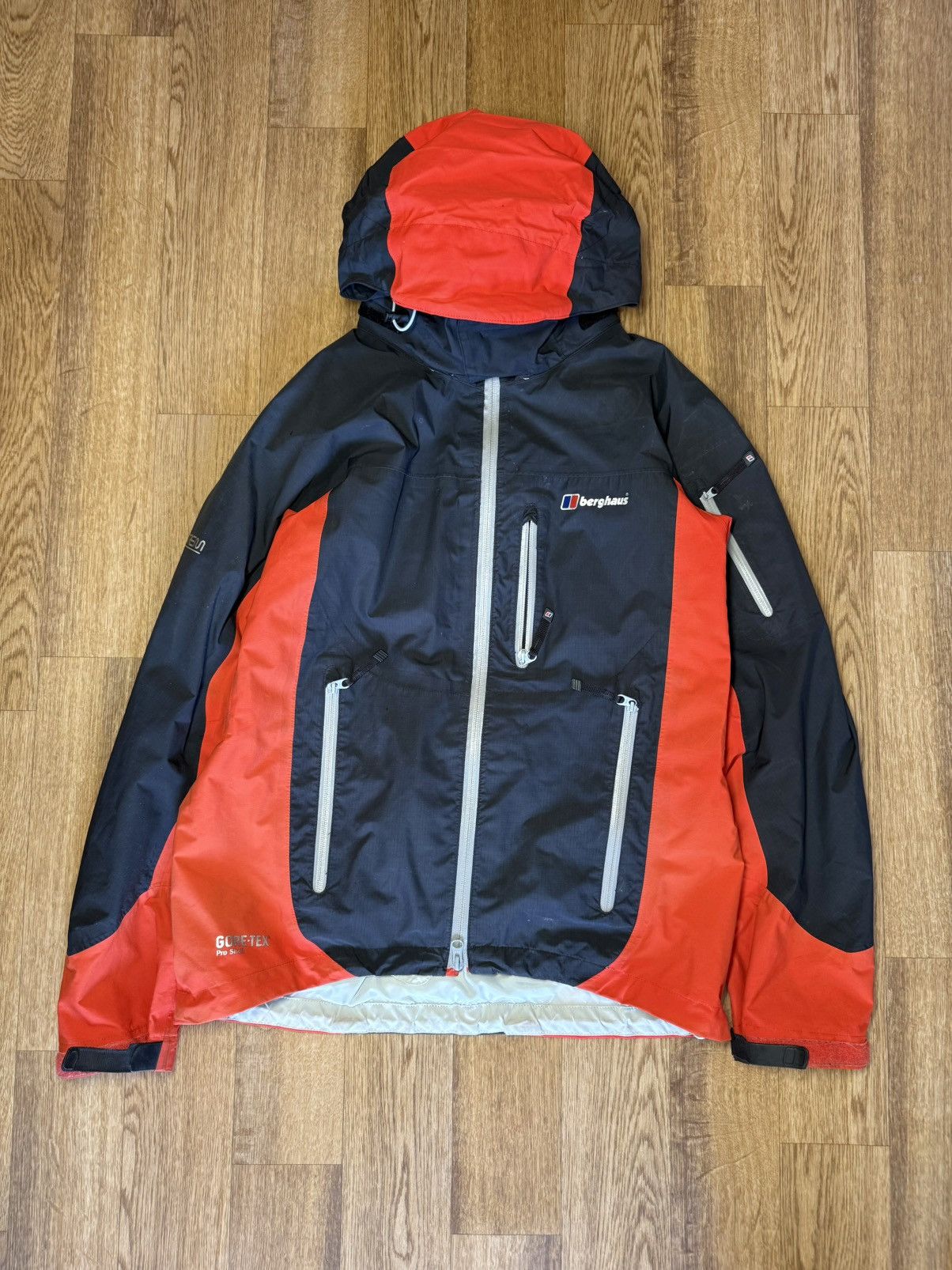 Berghaus Berghaus Gore-Tex Pro Jacket S Size Men Orange-black Outdoor Size US S / EU 44-46 / 1 - 5 Thumbnail