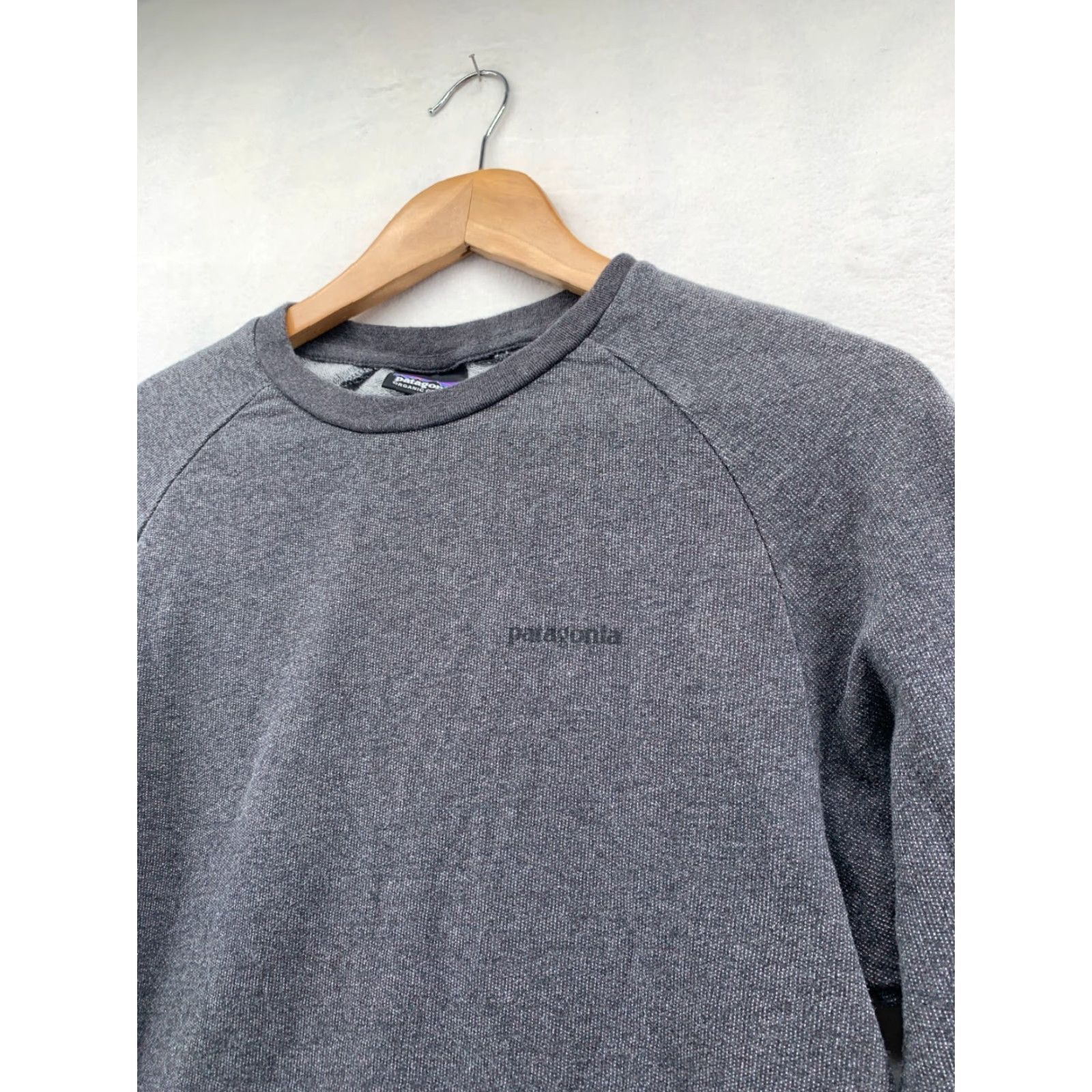 Patagonia Patagonia Pullover Sweatshirt Graphic Heather Gray Crewneck Size Mens Small Size US S / EU 44-46 / 1 - 3 Thumbnail