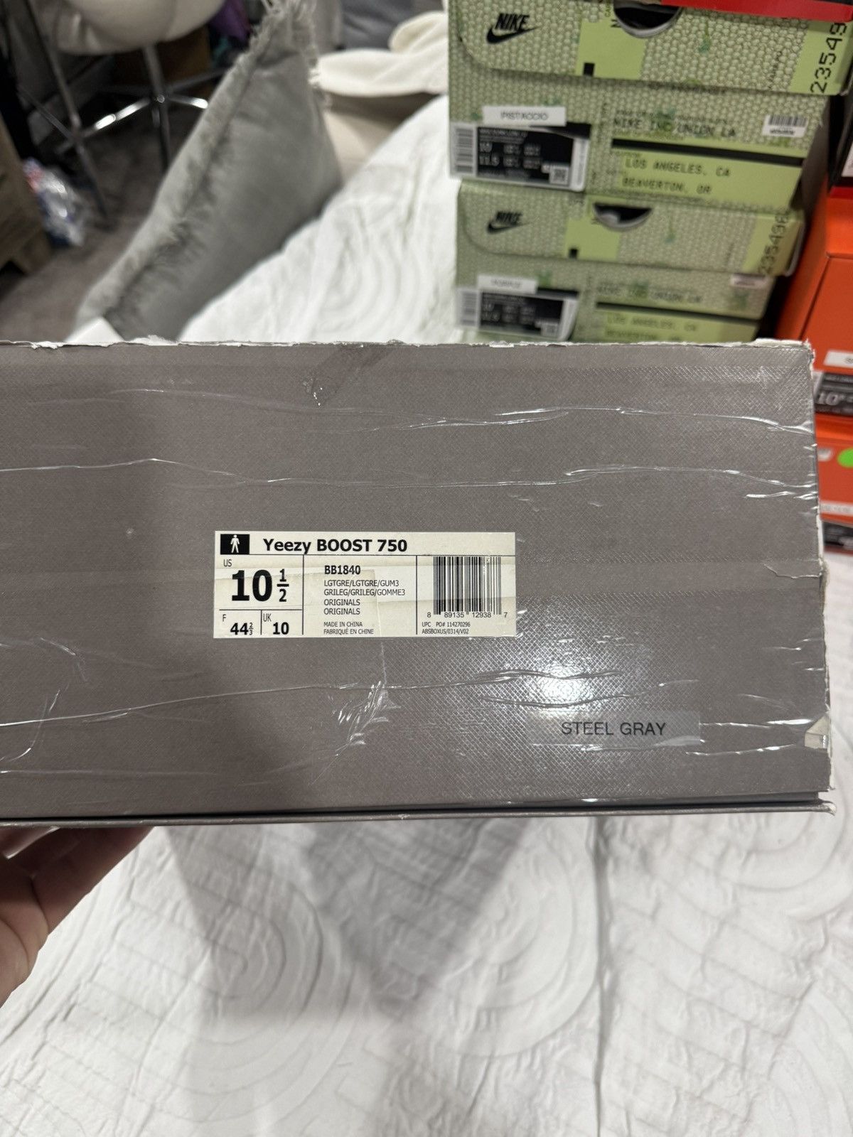 Yeezy Yeezy boost 750 grey/ soles glow size 10.5 Size US 10.5 / EU 43-44 - 8 Thumbnail