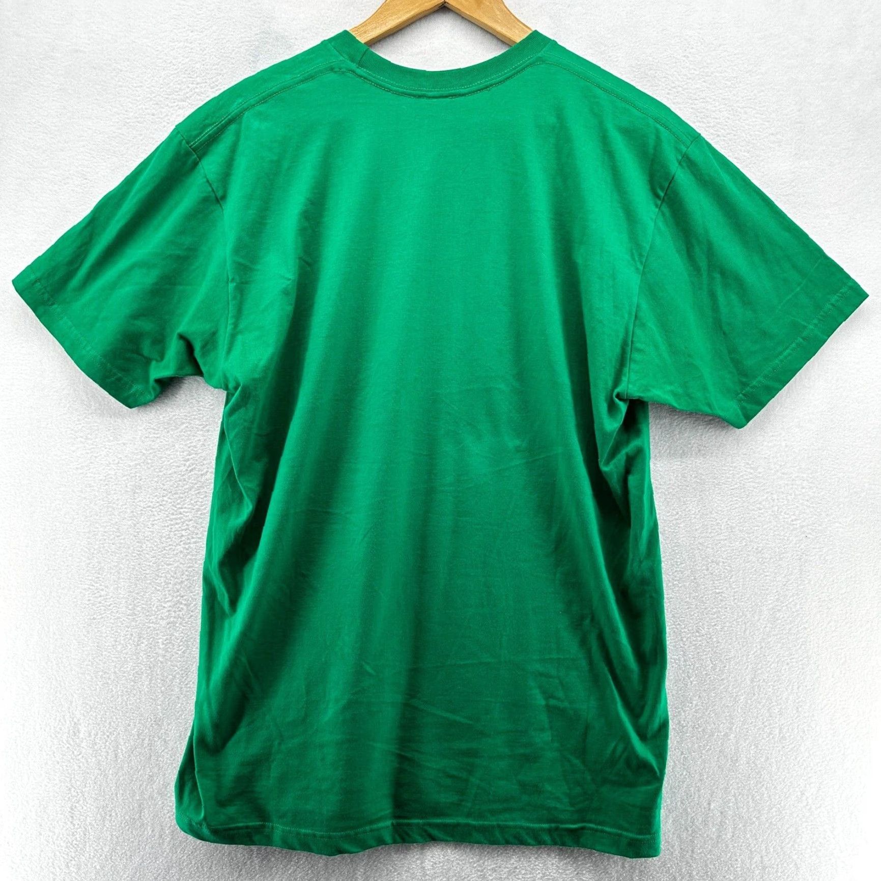 Johnny Cupcakes Johnny Cupcakes Football Graphic T-Shirt Boston Celtics Shirt Men Large Green 100% Cotton Size US L / EU 52-54 / 3 - 7 Thumbnail