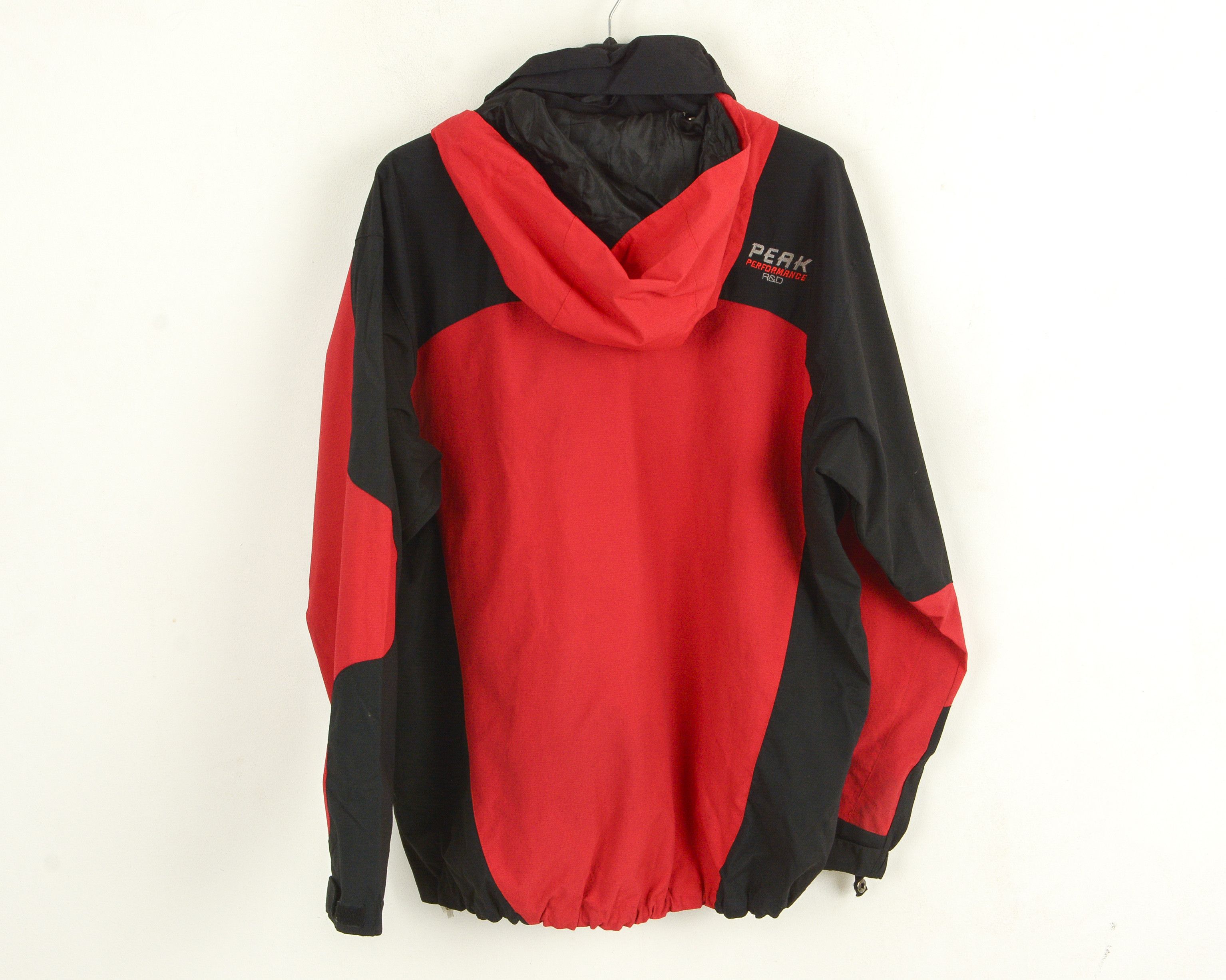 Peak Performance R&D L Jacket Outdoors Rain Coat L Windbreaker Top Red Zip Up Size US L / EU 52-54 / 3 - 4 Thumbnail