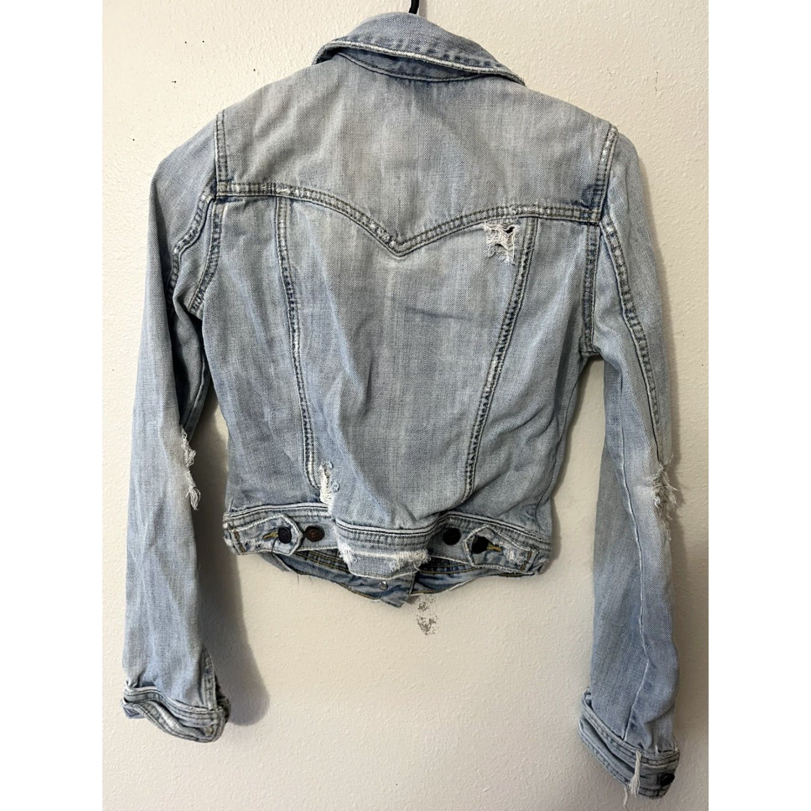 Abercrombie & Fitch Abercrombie & Fitch Women's Denim Jacket Blue Distressed Washed Size S Button Front Size 28" / US 6 / IT 42 - 2 Thumbnail