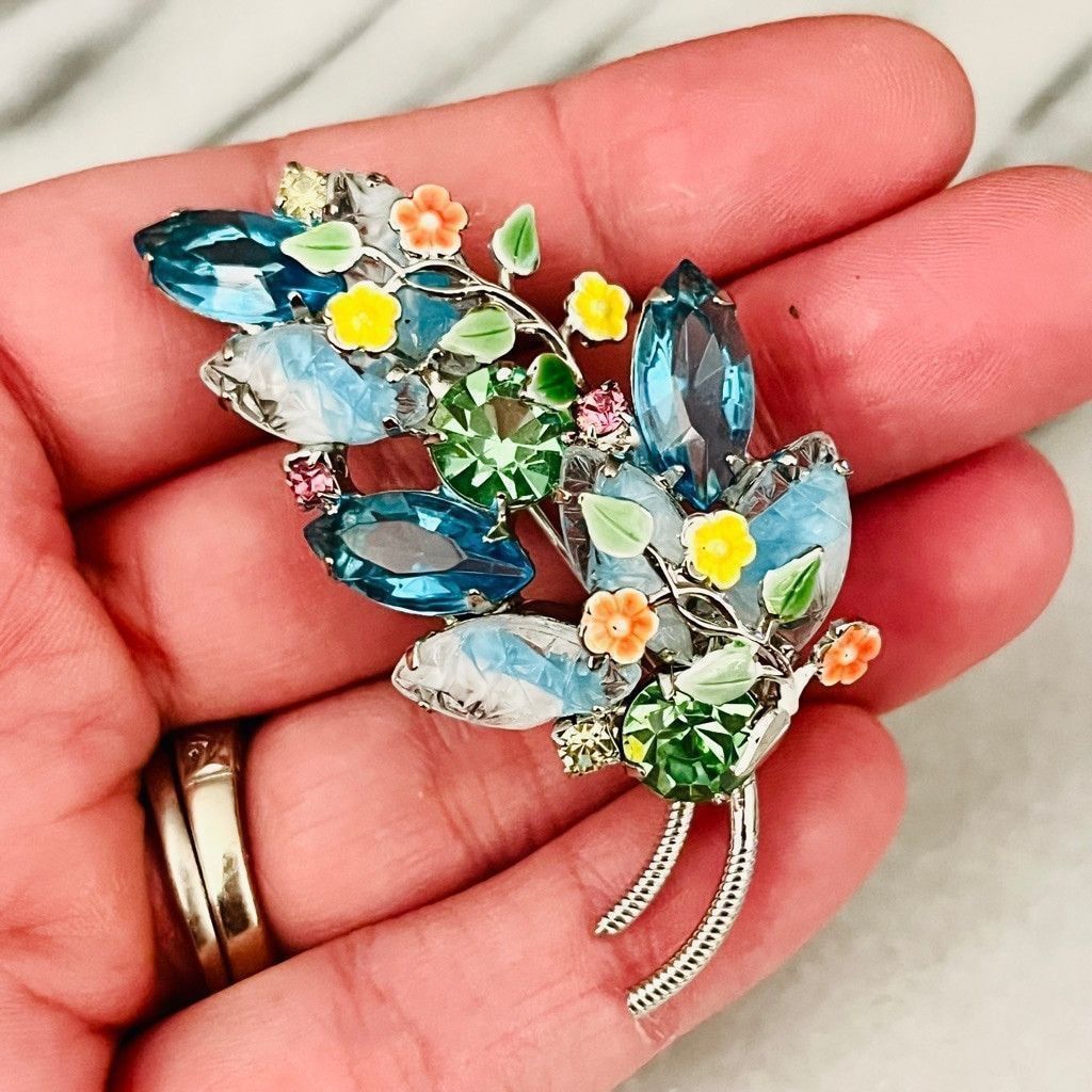 Vintage Vintage Blue Crystal Brooch Prong Set Navettes Green Size ONE SIZE - 4 Thumbnail