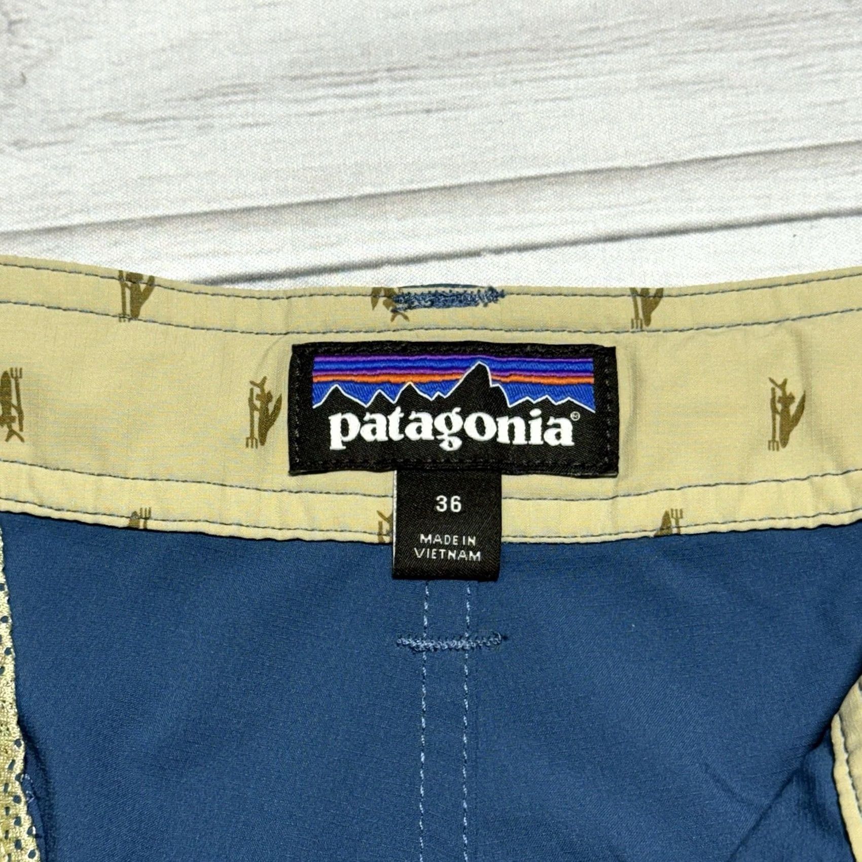 Patagonia Patagonia Shorts 36 Blue Hybrid Board Surf Swim Beach Quick Dry Pockets Drawstring Men's Bottom Board Shorts Size US 36 / EU 52 - 4 Thumbnail