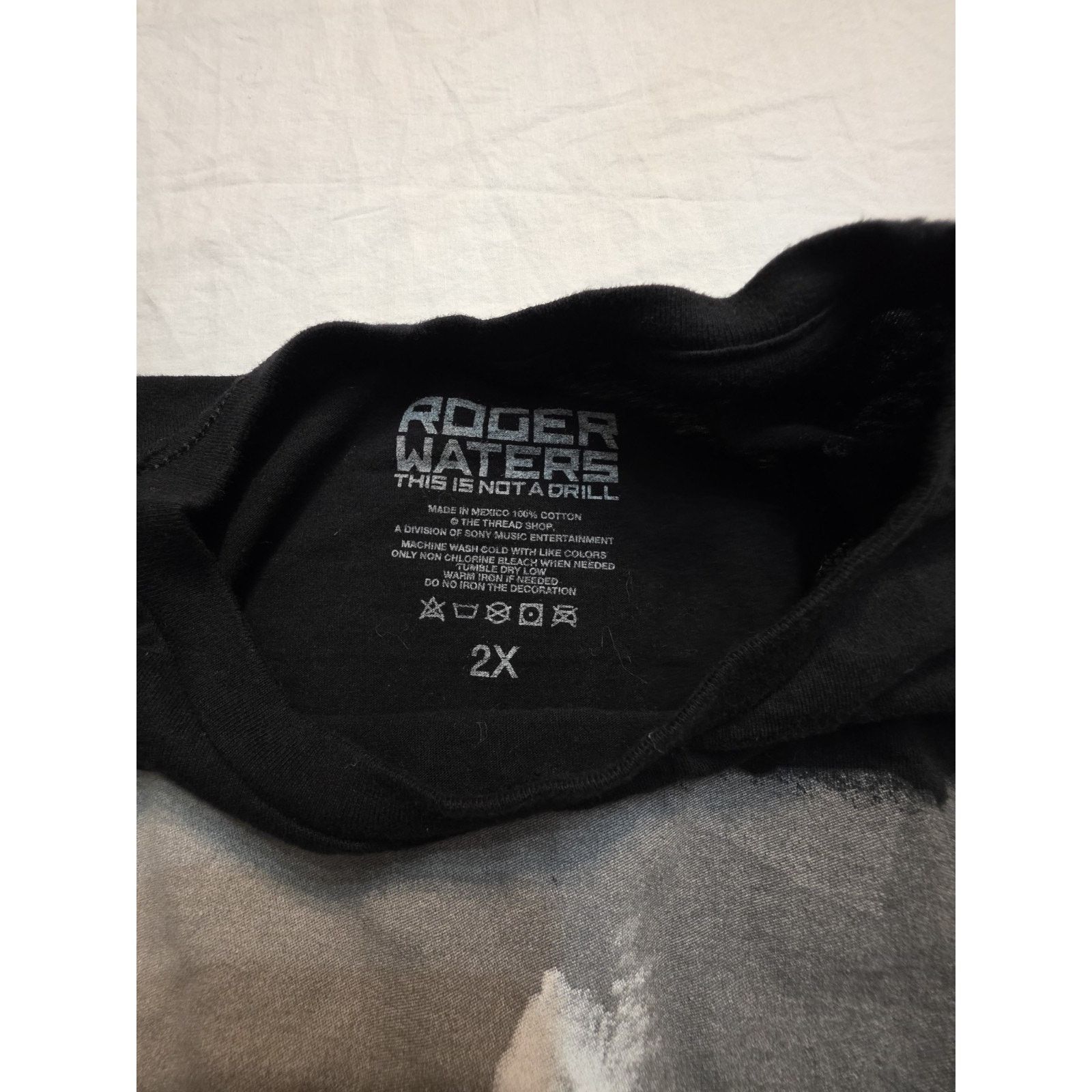 Other Roger Waters Men's Size 2XL 2022 Size US XXL / EU 58 / 5 - 3 Thumbnail