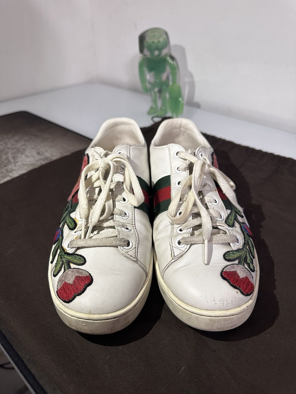 Gucci Flower Sneakers Size US 9 / IT 39 - 2 Thumbnail