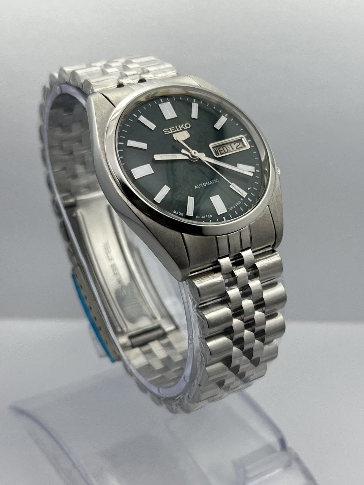 Seiko Seiko 5 Automatic Baton Dial Wrist Watch Day/Date Japan Size 36 - 11 Thumbnail
