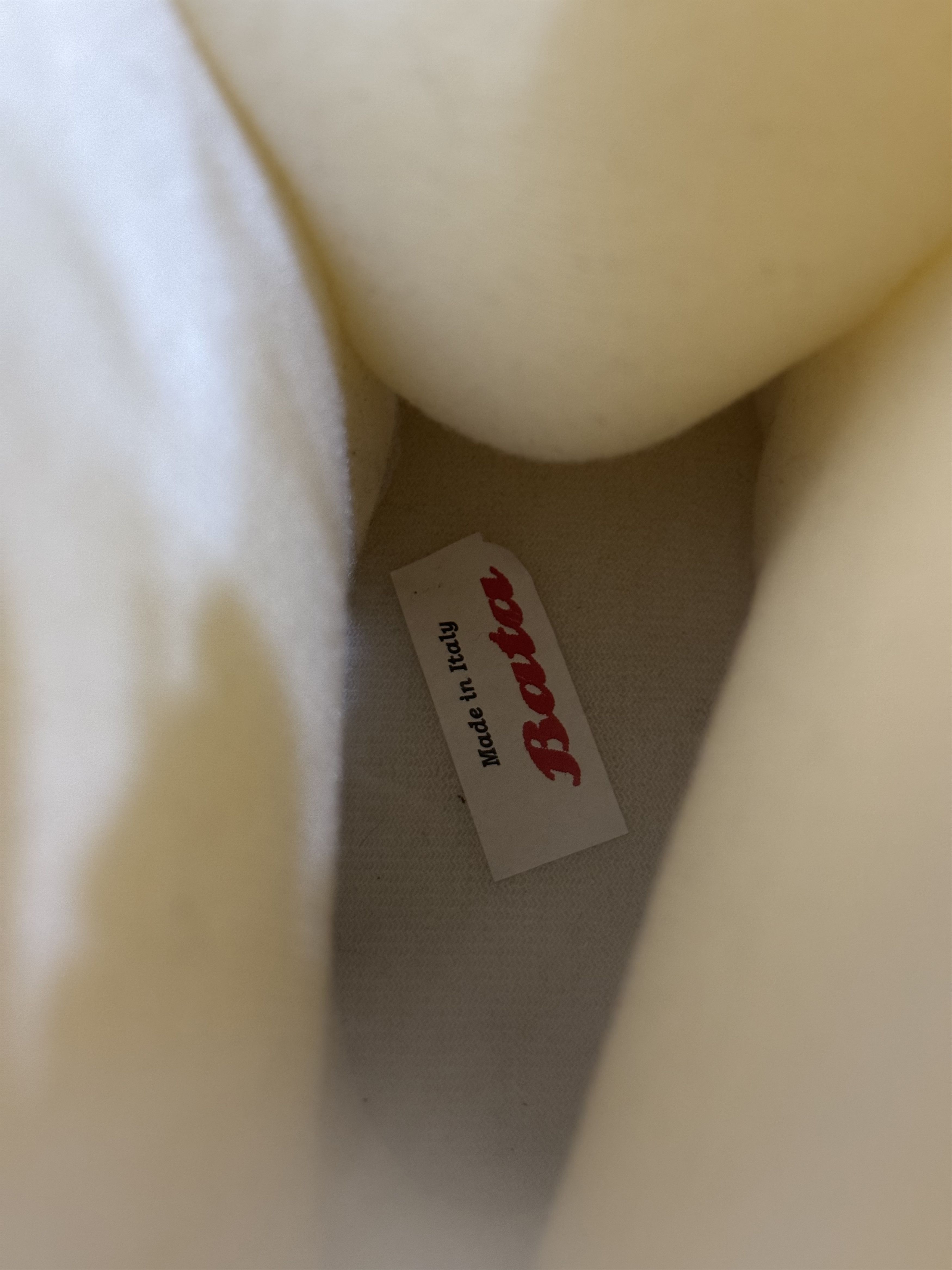 Bata Deadstock Y2K Bata Yeti White Fur Mohair Moon Boots 38-40 Size US 9 / IT 39 - 12 Thumbnail