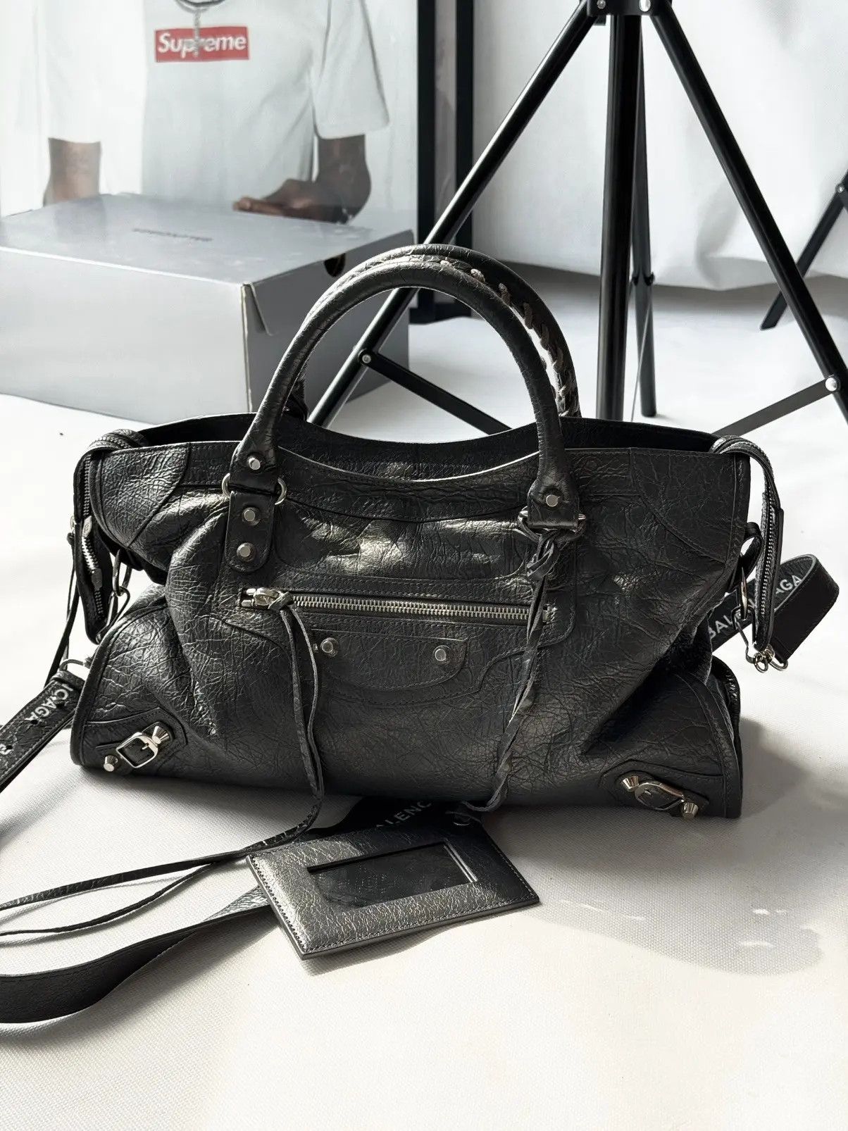 Balenciaga Vintage Balenciaga 00s City Bag Distressed Leather Handbag Size ONE SIZE - 18 Thumbnail
