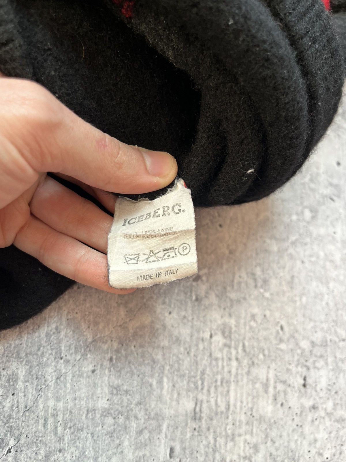 Iceberg × Vintage Vintage James Bond 007 Iceberg Sweater unisex XS-S Size S / US 4 / IT 40 - 9 Thumbnail