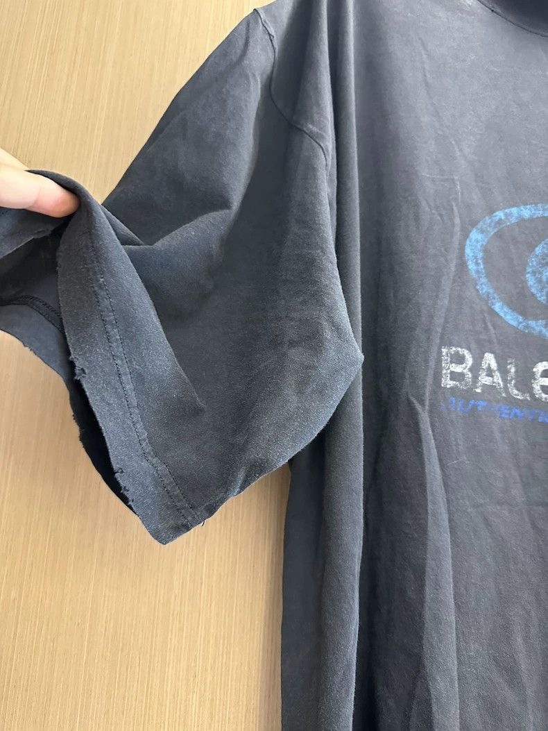 Balenciaga Balenciaga Surfing Logo Vintage Distressed Short Sleeve T- Size US M / EU 48-50 / 2 - 9 Thumbnail