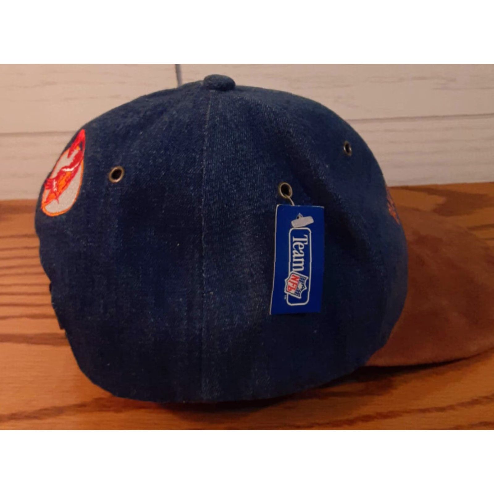 Vintage VINTAGE Tampa Bay Buccaneers Hat Baseball Cap Suede Snapback NWT Adjustable Brown&Blue Men Men’s Sports Football NWT Size US 35 - 3 Thumbnail