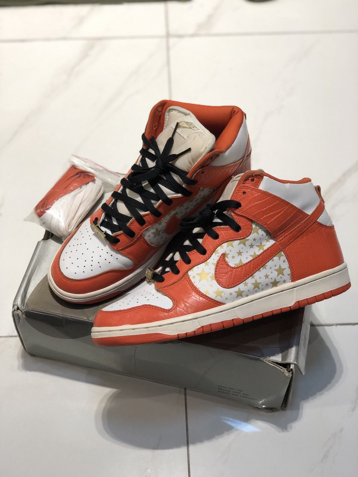 Nike SB Nike Dunk High Pro SB Supreme (2003) Size US 10 / EU 43 - 2 Thumbnail