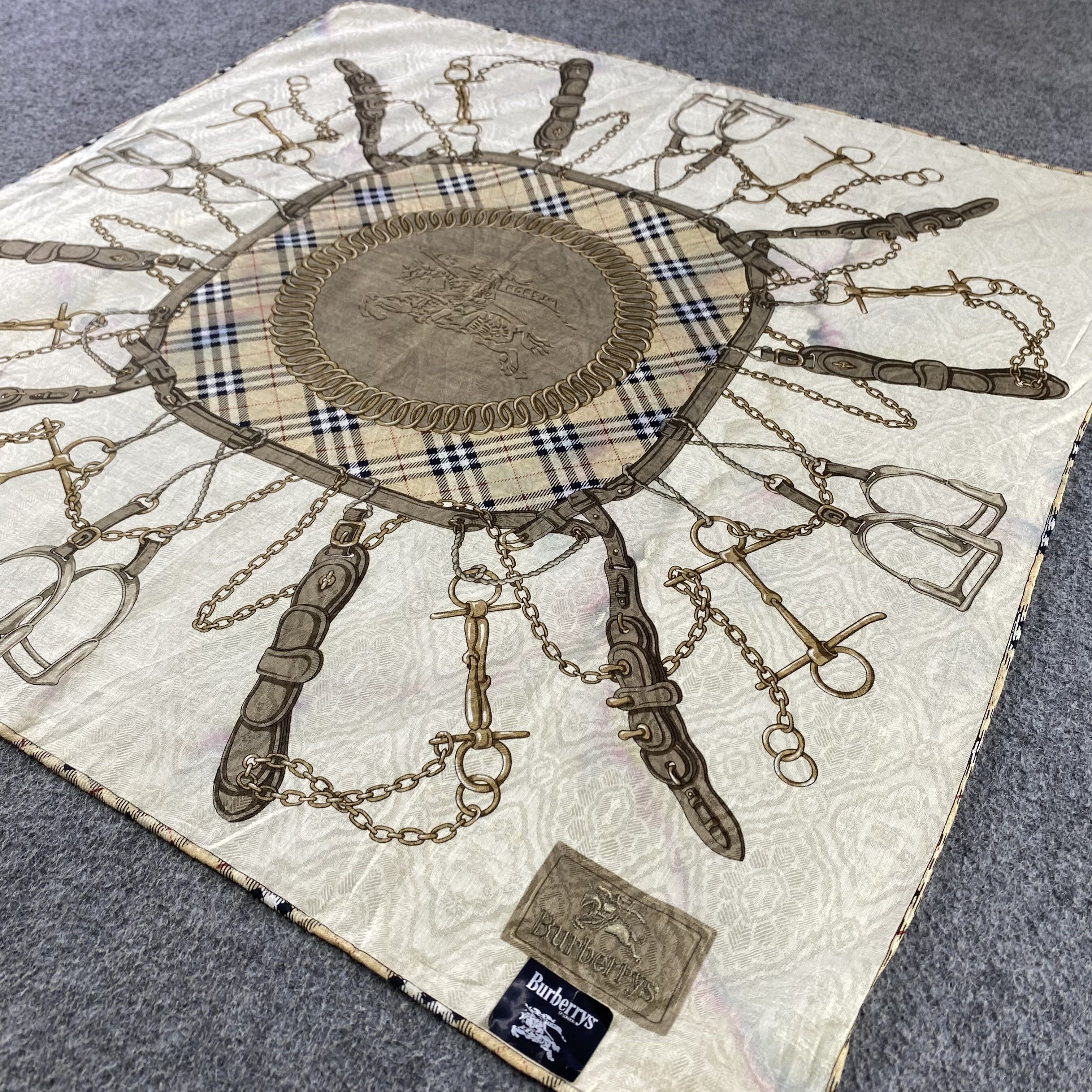 Burberry × Vintage Burberry Handkerchief/Neckerchief/Bandana HC798 Size ONE SIZE - 2 Thumbnail