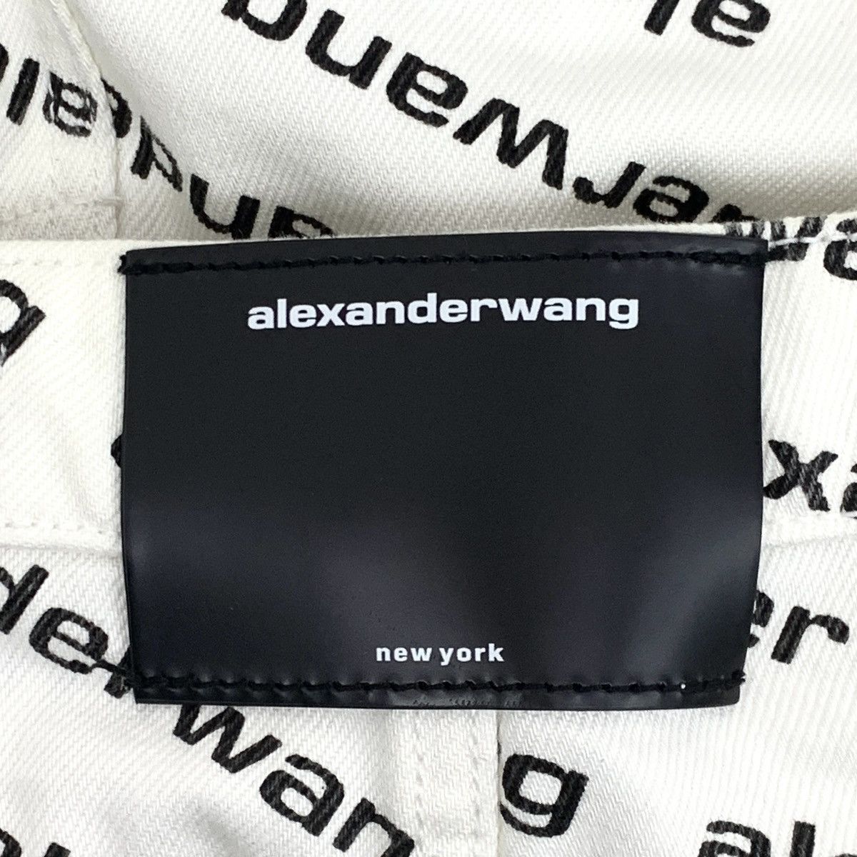 Alexander Wang Alexander Wang All Over Logo Printed Denim Shorts K26WX Size 25" / US 0 / IT 36 - 6 Thumbnail