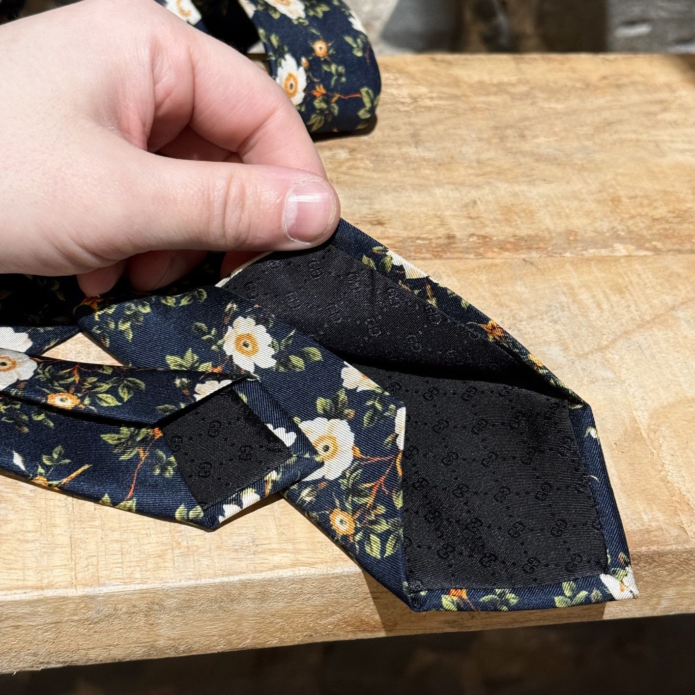 Gucci Gucci Navy Blue Ivory Floral Print Silk Tie Size ONE SIZE - 5 Thumbnail