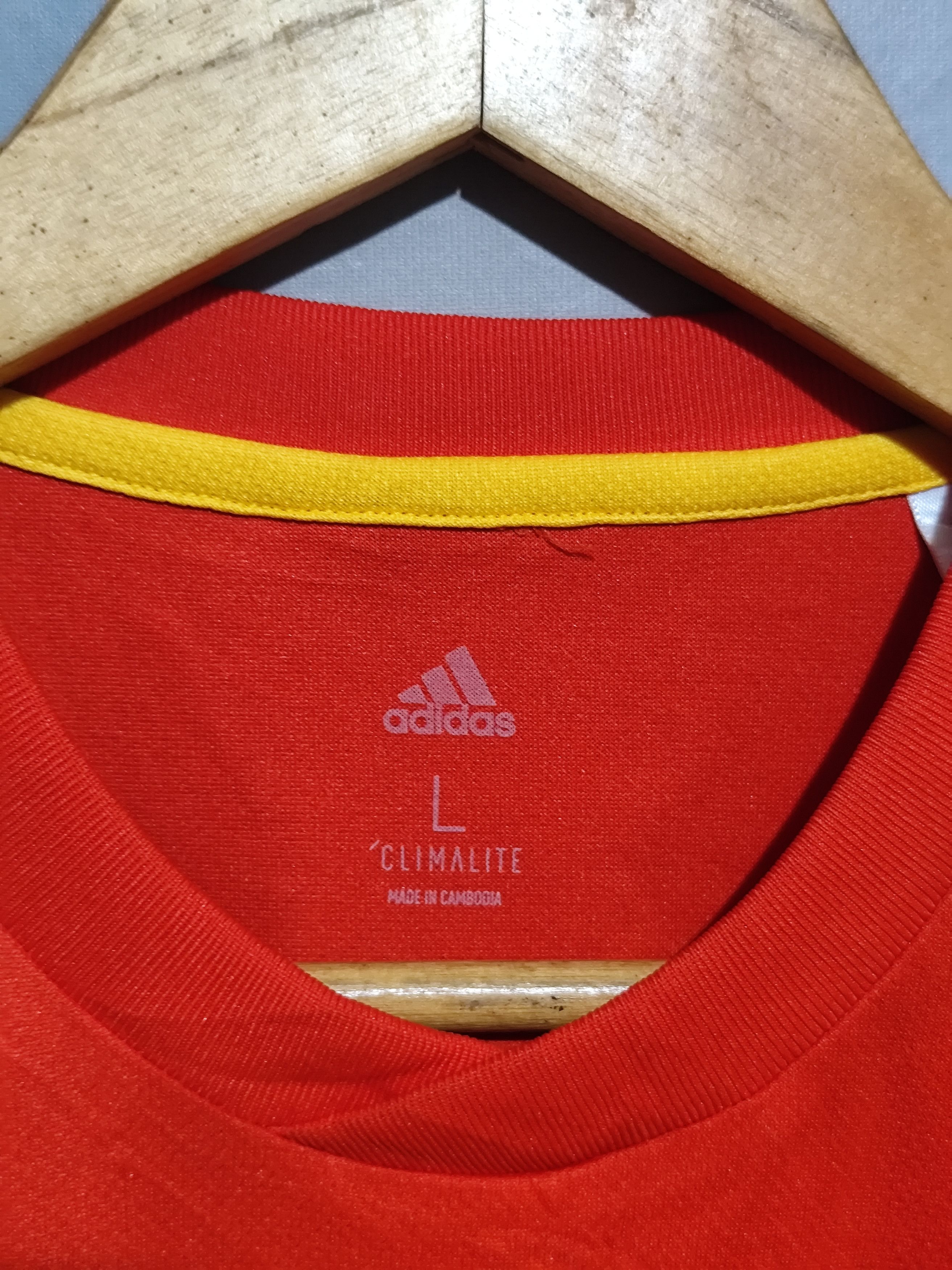 Adidas Adidas x Spain #15 Ramos World Cup 2018 Home Jersey Size US L / EU 52-54 / 3 - 7 Thumbnail