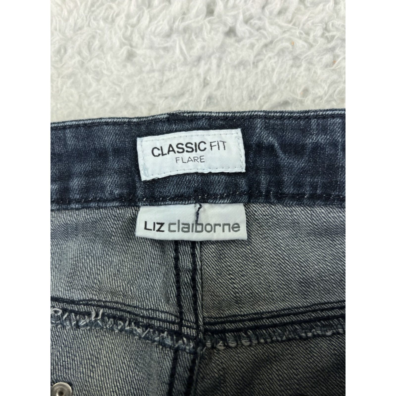 Liz Claiborne Liz Claiborne Jeans Womens 8 Blue Denim Flared 29x29.5 Cotton Regular Zip 5-Pocket Distressed Medium Wash Vintage: No Size 30" / US 8 / IT 44 - 6 Thumbnail