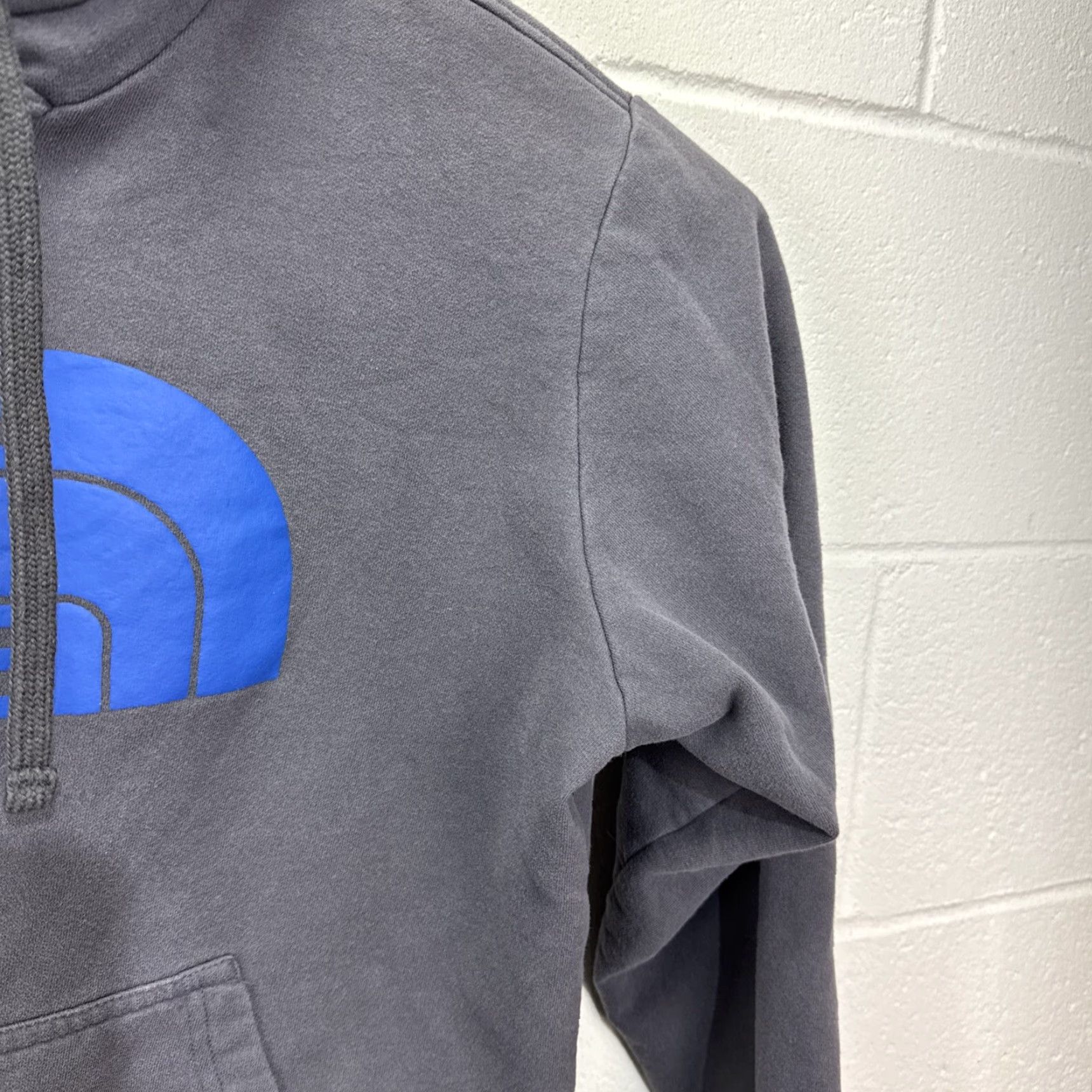The North Face THE NORTH FACE Half Dome Logo Pullover Long-Sleeve Hoodie Mens Large Gray Size US L / EU 52-54 / 3 - 7 Thumbnail
