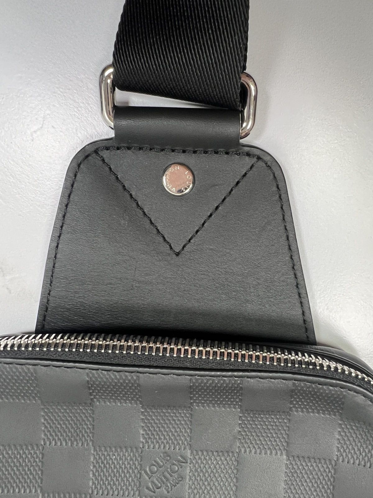 Louis Vuitton LV Louis Vuitton Infini Avenue Slingbag Sling Bag Crossbody Size ONE SIZE - 5 Thumbnail