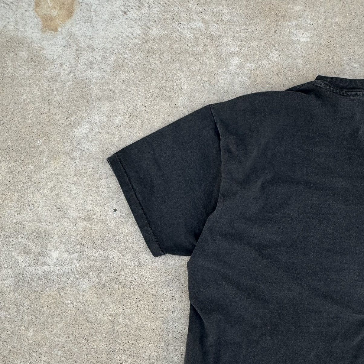 Jordan Brand × NBA × Nike Vintage 90s Faded Black Chicago Bulls Graphic Tee Fits Large Size US L / EU 52-54 / 3 - 11 Thumbnail