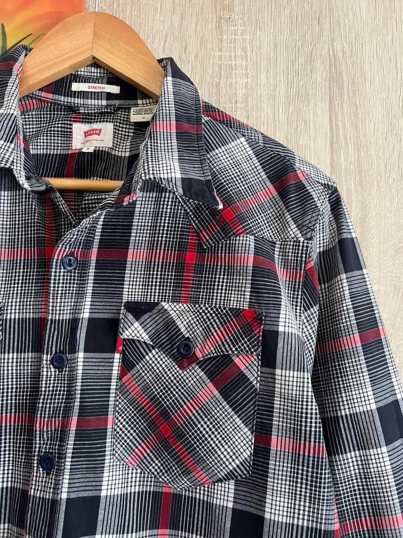 Levi's Levi's button up shirt 💥 🔥 Size US M / EU 48-50 / 2 - 3 Thumbnail