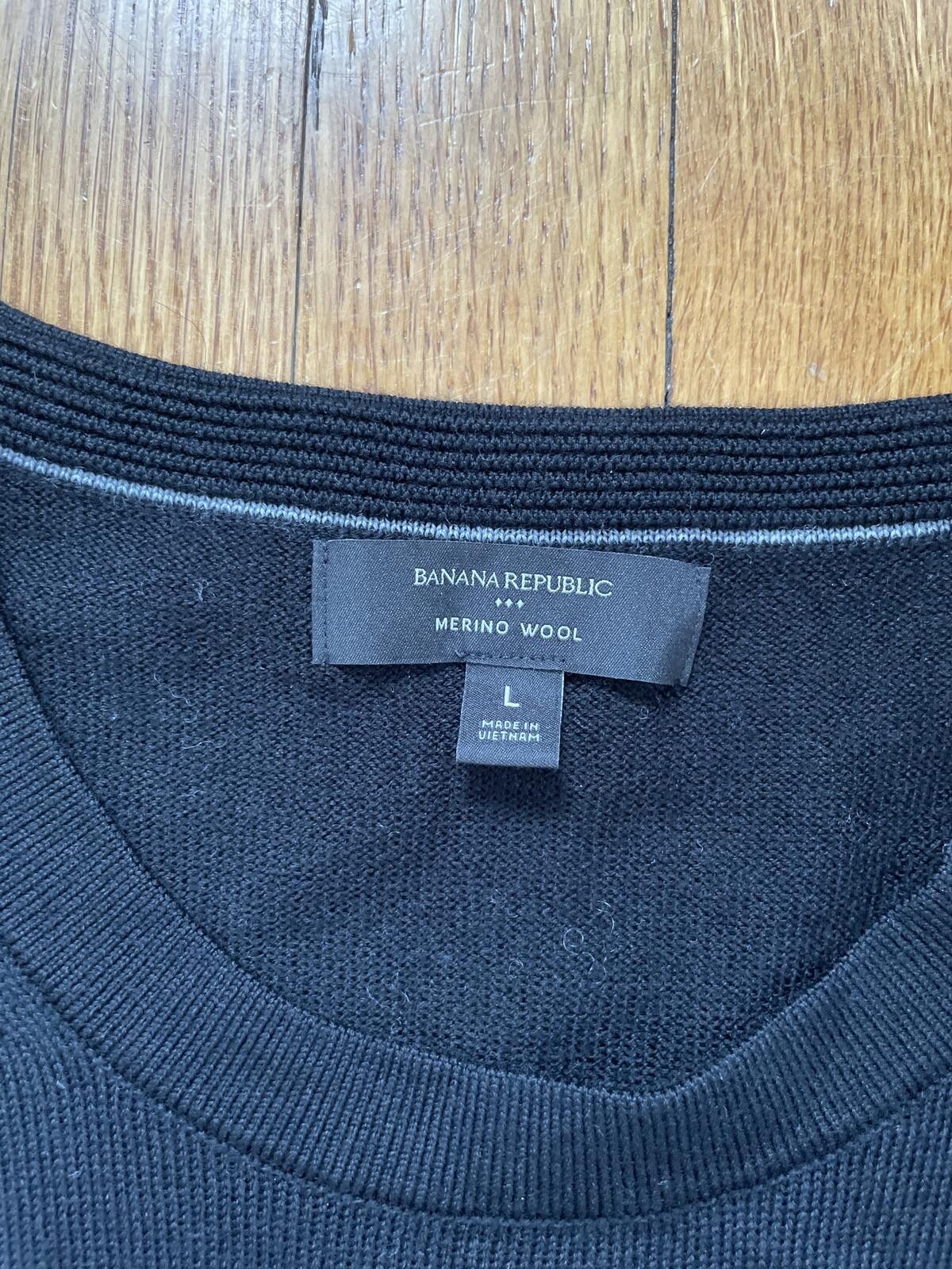 Banana Republic Banana Republic Men's Black Merino Wool Sweater Size Large Size US L / EU 52-54 / 3 - 3 Thumbnail