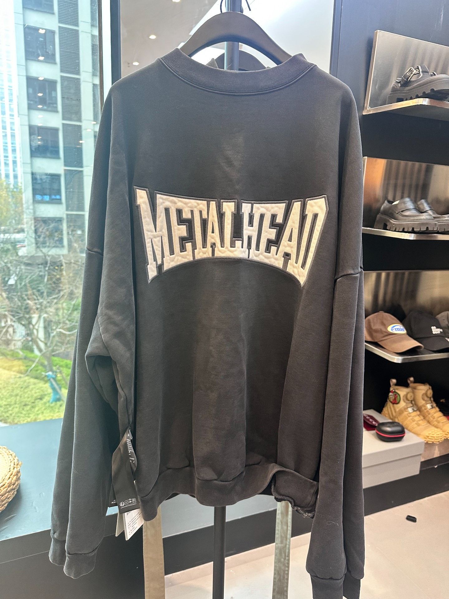 Balenciaga balenciaga black oversized metalhead sweatshirt Size US L / EU 52-54 / 3 - 1 Thumbnail