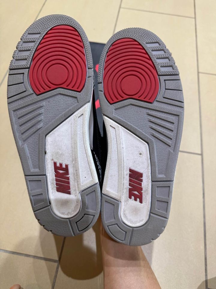 Jordan Brand × Nike 2018 Black Cement 3 Size US 8 / EU 41 - 6 Thumbnail