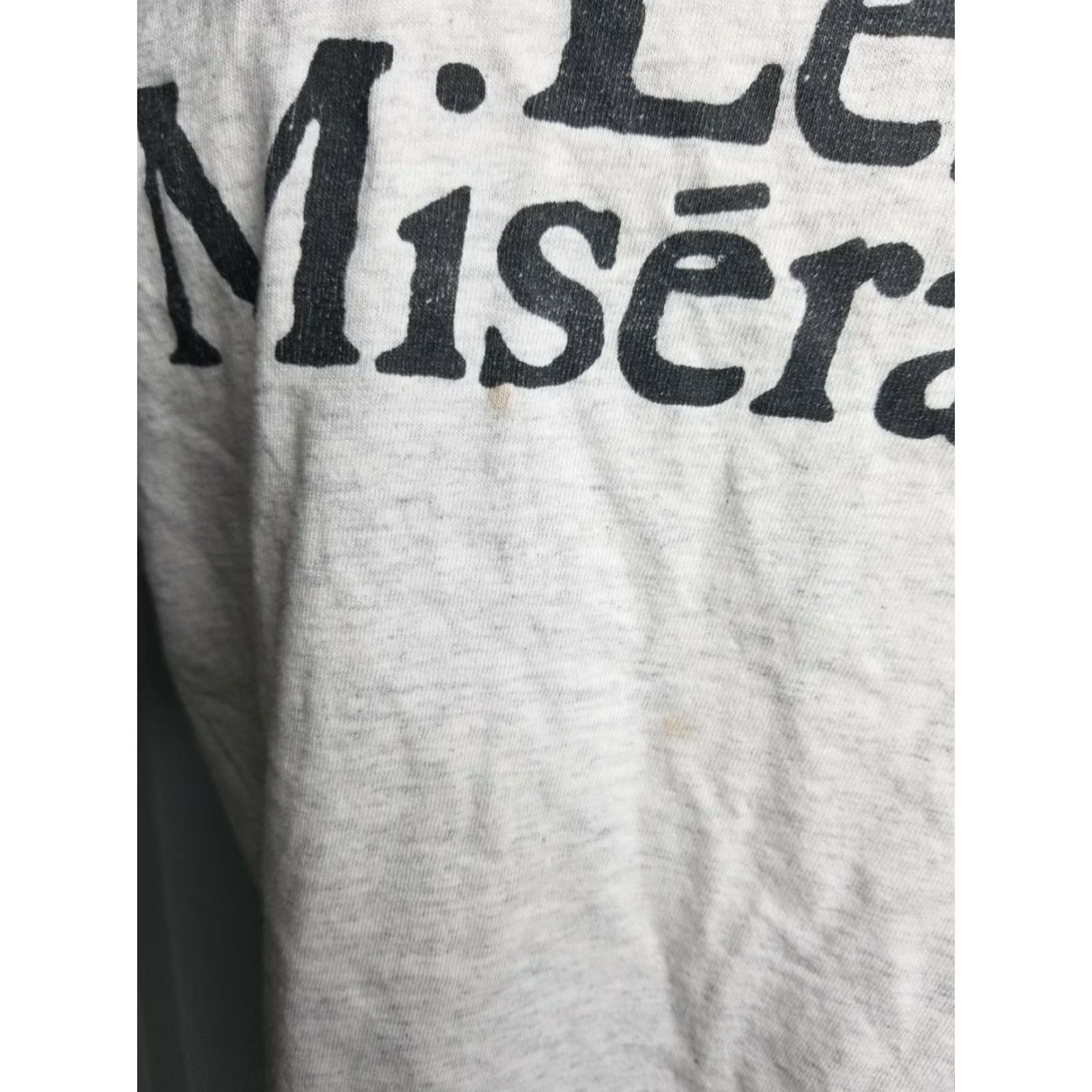 Delta VINTAGE 1986 Les Miserables Broadway Musical Graphic Tee Shirt Men’s Large Distressed Gray 80s Size US L / EU 52-54 / 3 - 7 Thumbnail