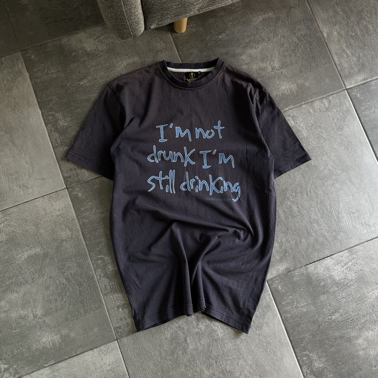 Vintage Vintage I’m Not Drunk I’m Still Drinking T-shirts Joke Humor Size US L / EU 52-54 / 3 - 4 Thumbnail