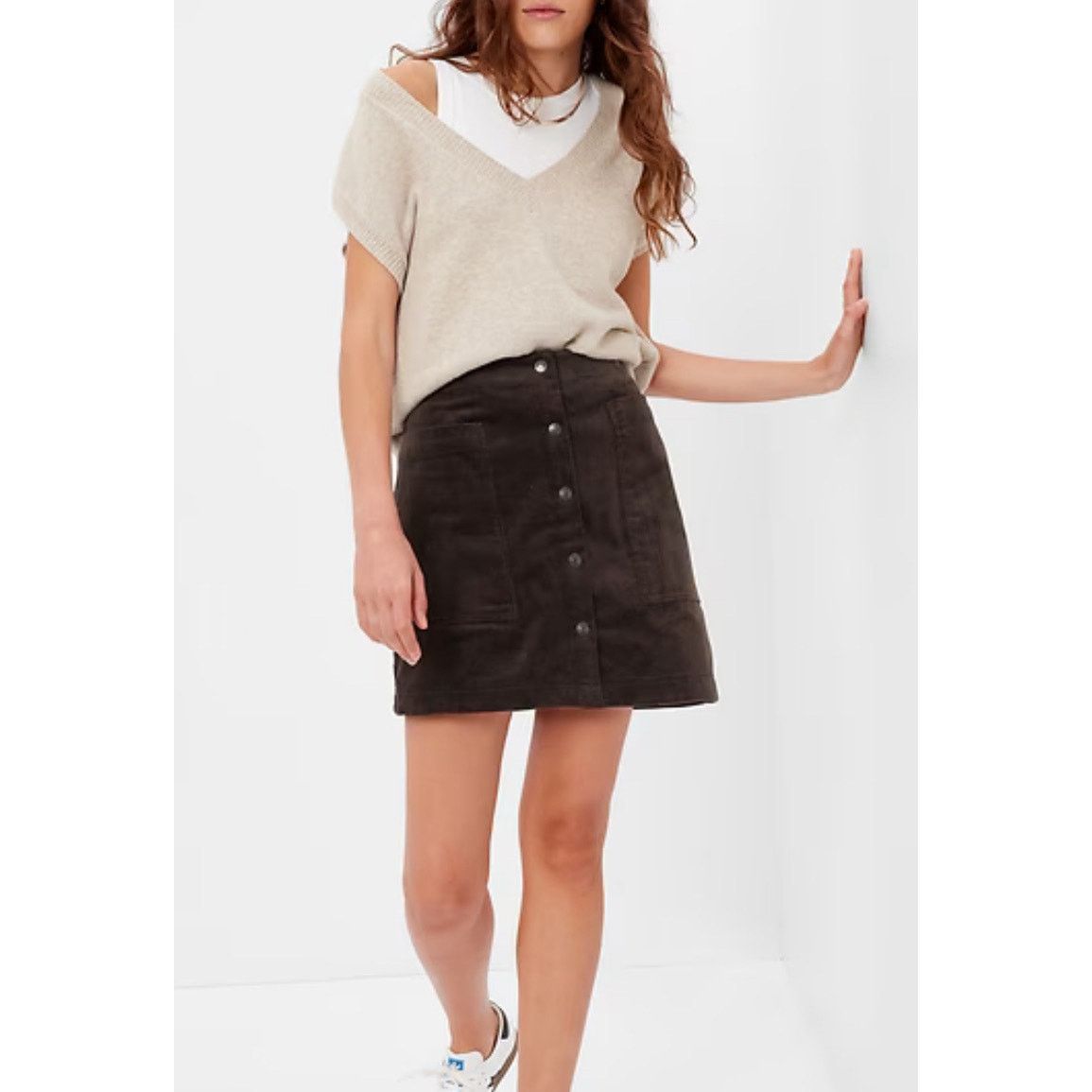 Gap Gap women - Snap-Front Corduroy Mini Skirt / 6 / Brown Noir Size 28" / US 6 / IT 42 - 1 Thumbnail