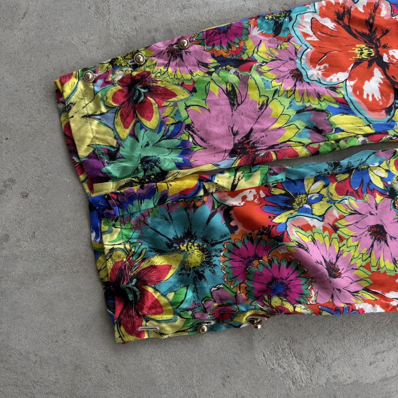 Roberto Cavalli Roberto Cavalli 100% Silk Floral Print Pants Women Size 26" / US 2 / IT 38 - 5 Thumbnail
