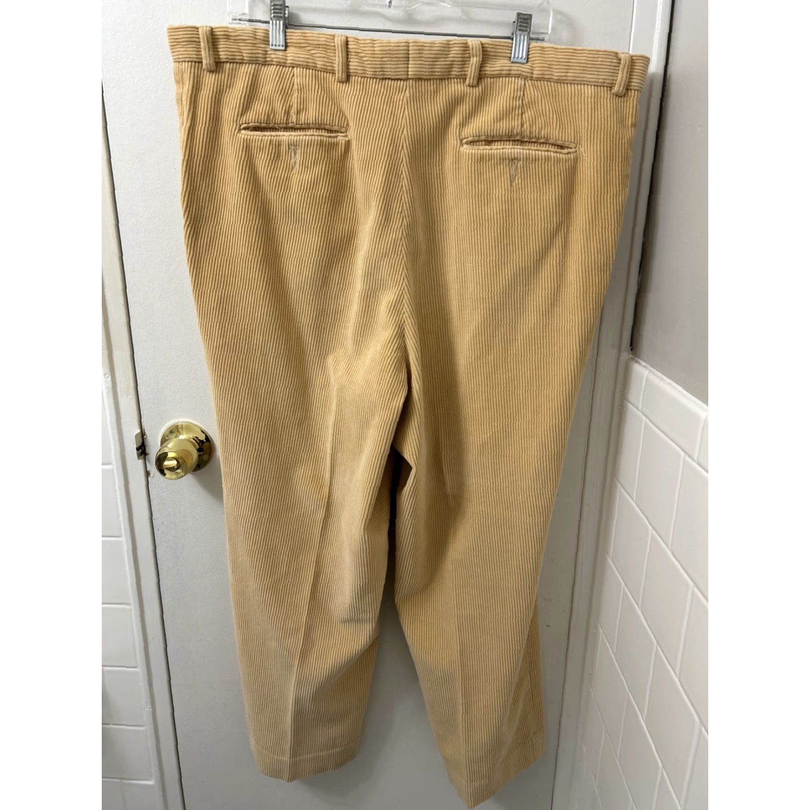Vineyard Vines VINTAGE? No. Vineyard Vines Mens Corduroy Pants Orange 42x27 Chino Flat Front Belt Loops Pockets Straight Leg Regular Fit YKK Size US 42 / EU 58 - 6 Thumbnail