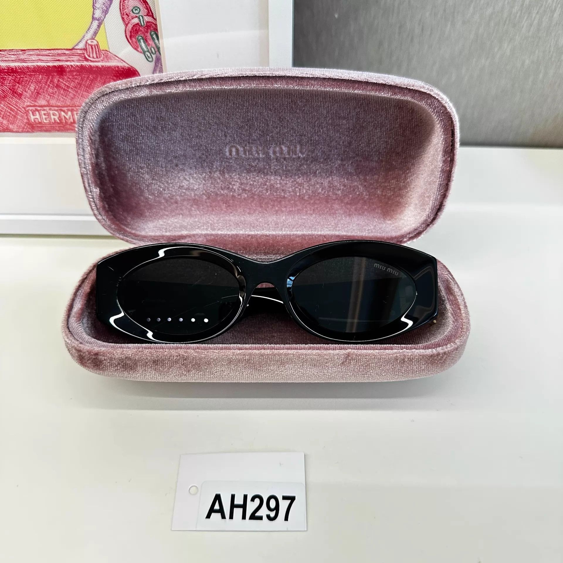 Miu Miu MIU MIU Gold Sunglasses w/Case Like New AH297 Size ONE SIZE - 6 Thumbnail