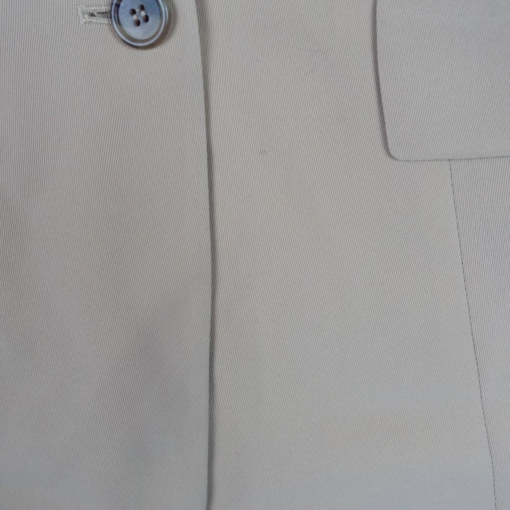 Vintage Tahari Blazer Womens 6 Tan Two Button Career Office Jacket ASL Solid Twill Polyester Lined Regular Size 6 Wardrobe Basic Jacket Womens Mens? Size M / US 6-8 / IT 42-44 - 5 Thumbnail