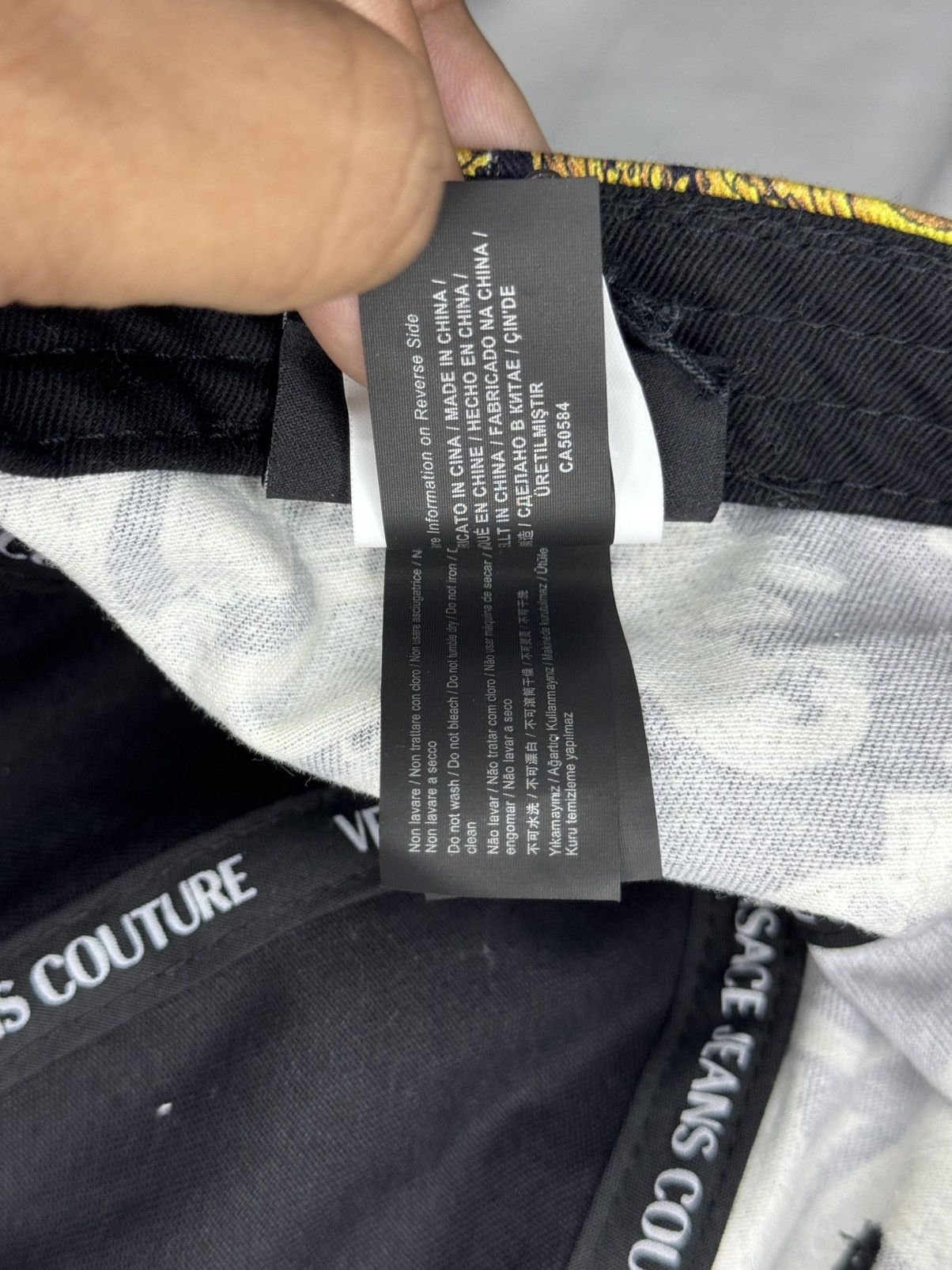 Versace × Versace Jeans Couture Versace Jeans Couture Baroque Print Cap Size ONE SIZE - 7 Thumbnail