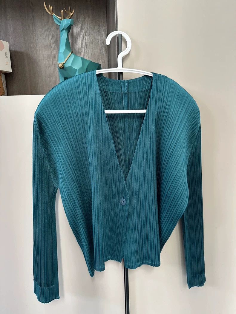 Issey Miyake Issey Miyake size:3 Peacock green pleated cardigan Size XS / US 0-2 / IT 36-38 - 1 Thumbnail