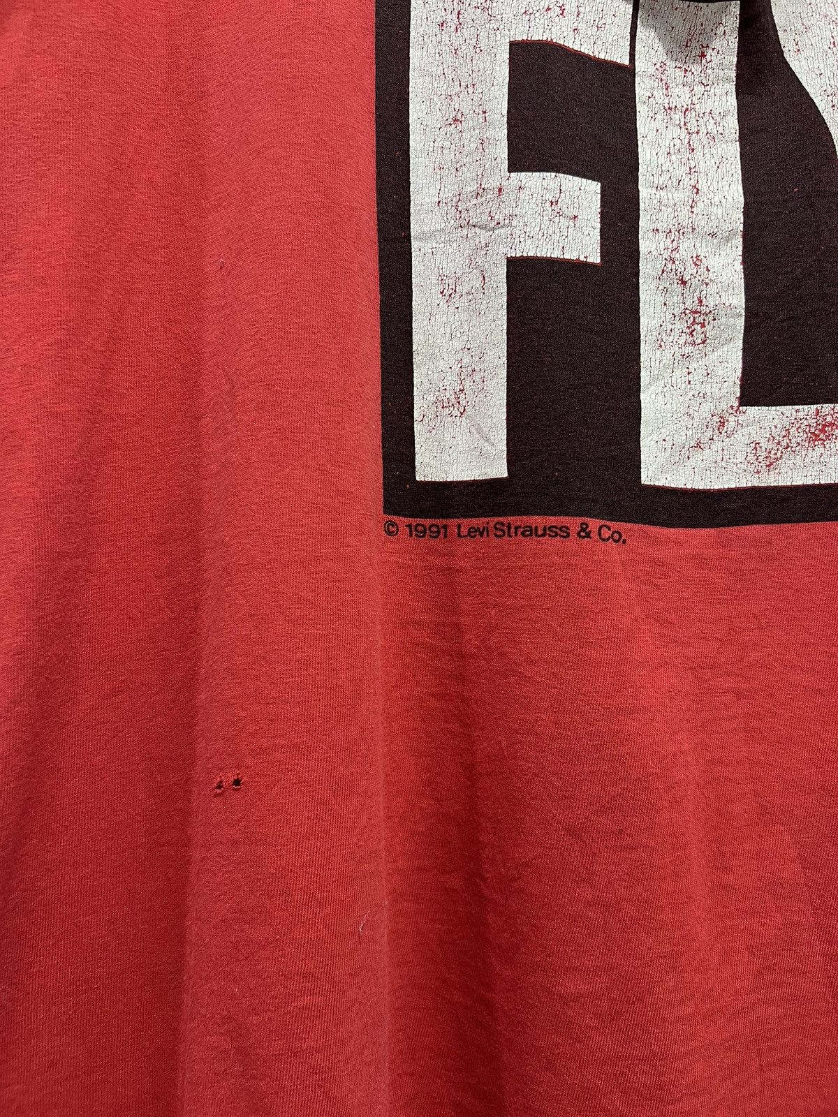 Levi's × Vintage Vintage 1991’ Levis ‘Button Your Fly’ Distressed Tshirt Size US XL / EU 56 / 4 - 4 Thumbnail